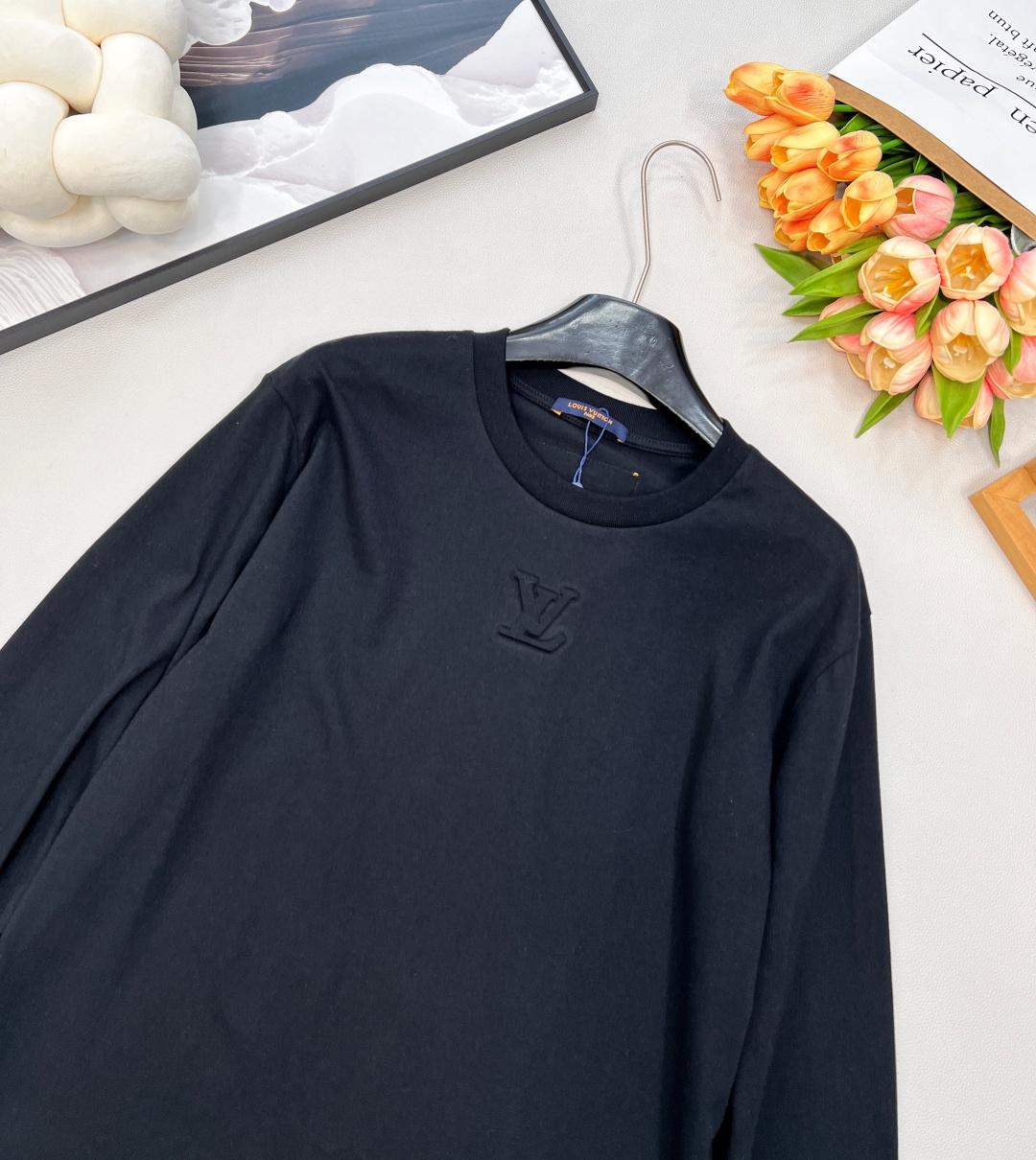 🆕 LOUIS VUITTON 经典浮雕立体压花字母长袖T恤，采用21支240面料 立体压花采用高周波工