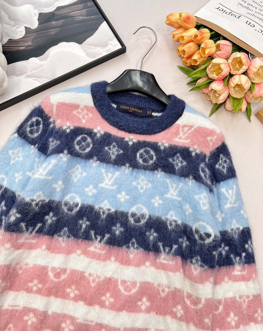 🆕 LOUIS VUITTON 彩色老花马海毛套头毛衣这件审美共鸣，很难遇到惊艳，这件在彩色毛衣里面，绝