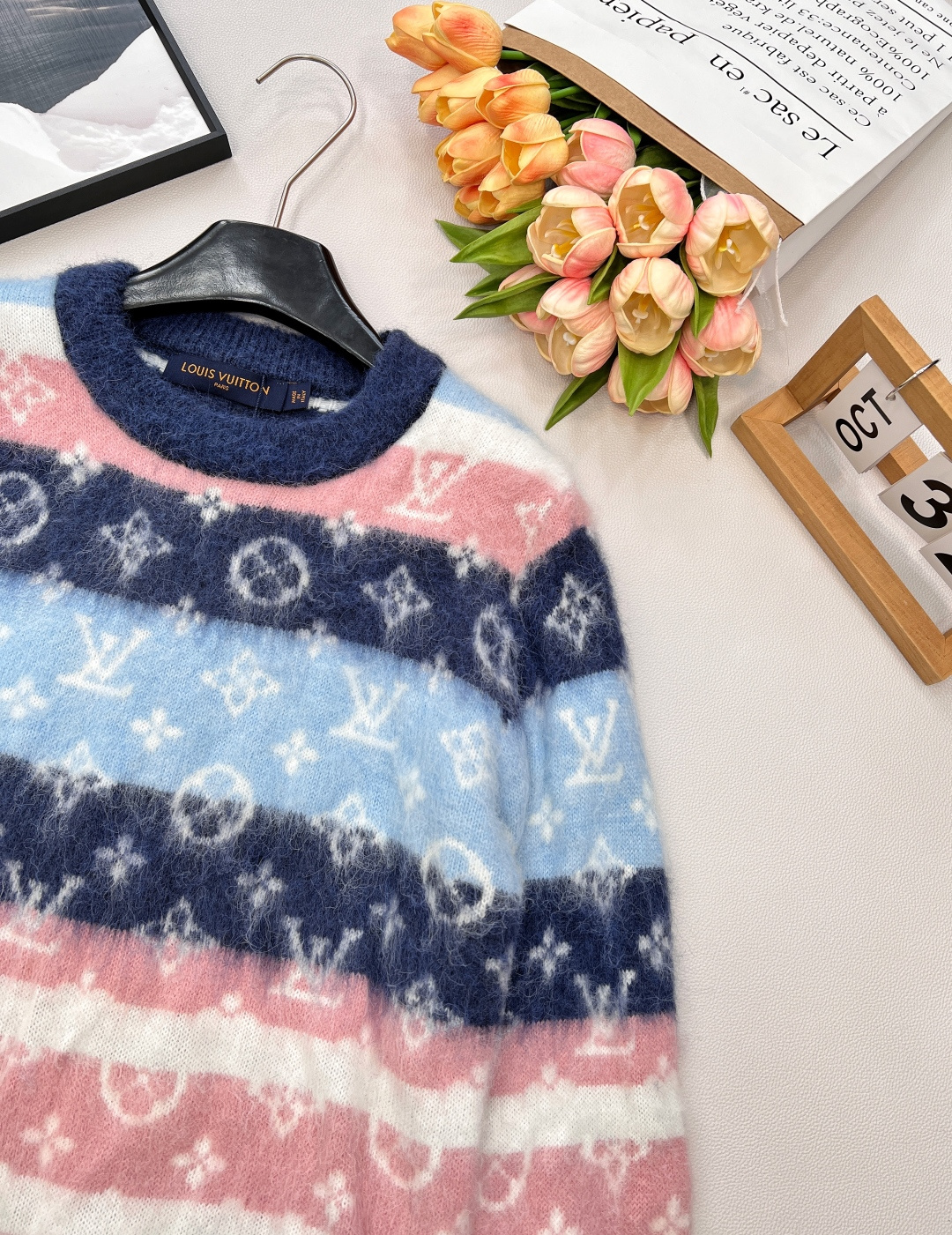🆕 LOUIS VUITTON 彩色老花马海毛套头毛衣这件审美共鸣，很难遇到惊艳，这件在彩色毛衣里面，绝