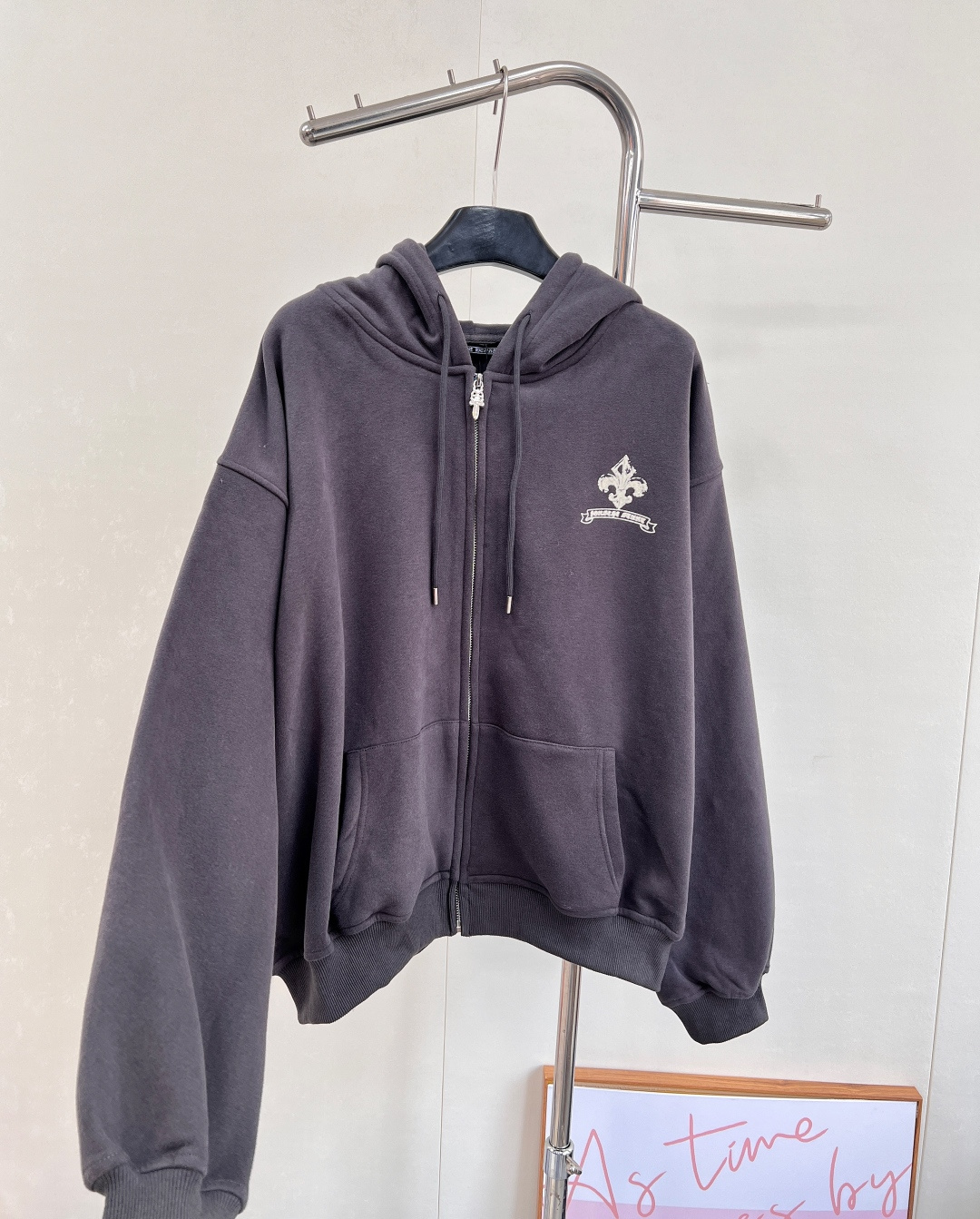 🆕 CHROME HEARTS 克罗心十字架字母印花➕绒连帽拉链外套🖤穿上就是随性自如的街头氛围感，早早