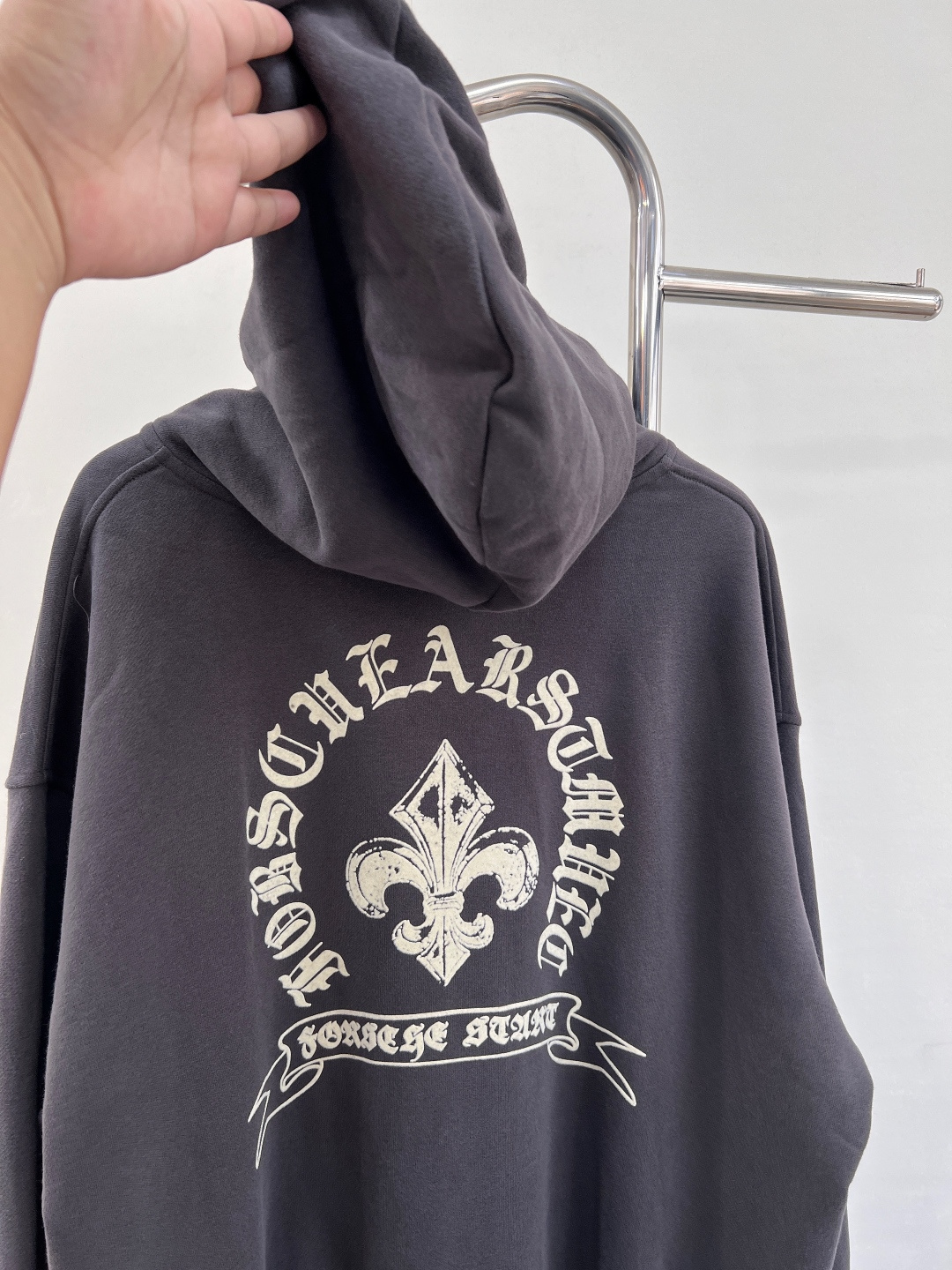 🆕 CHROME HEARTS 克罗心十字架字母印花➕绒连帽拉链外套🖤穿上就是随性自如的街头氛围感，早早