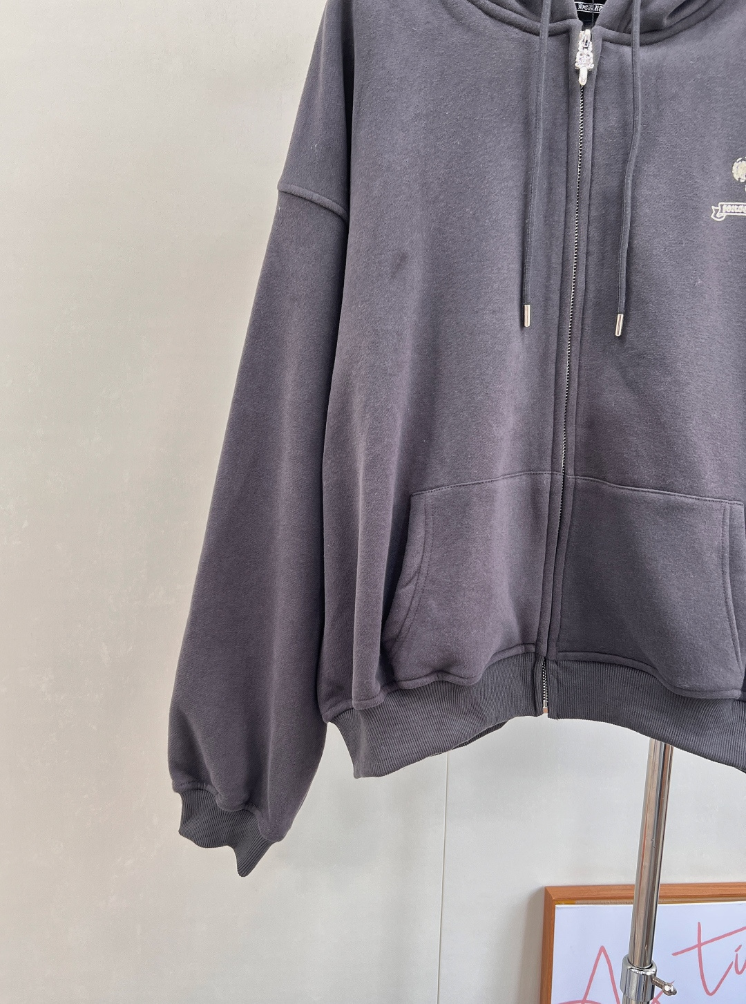 🆕 CHROME HEARTS 克罗心十字架字母印花➕绒连帽拉链外套🖤穿上就是随性自如的街头氛围感，早早