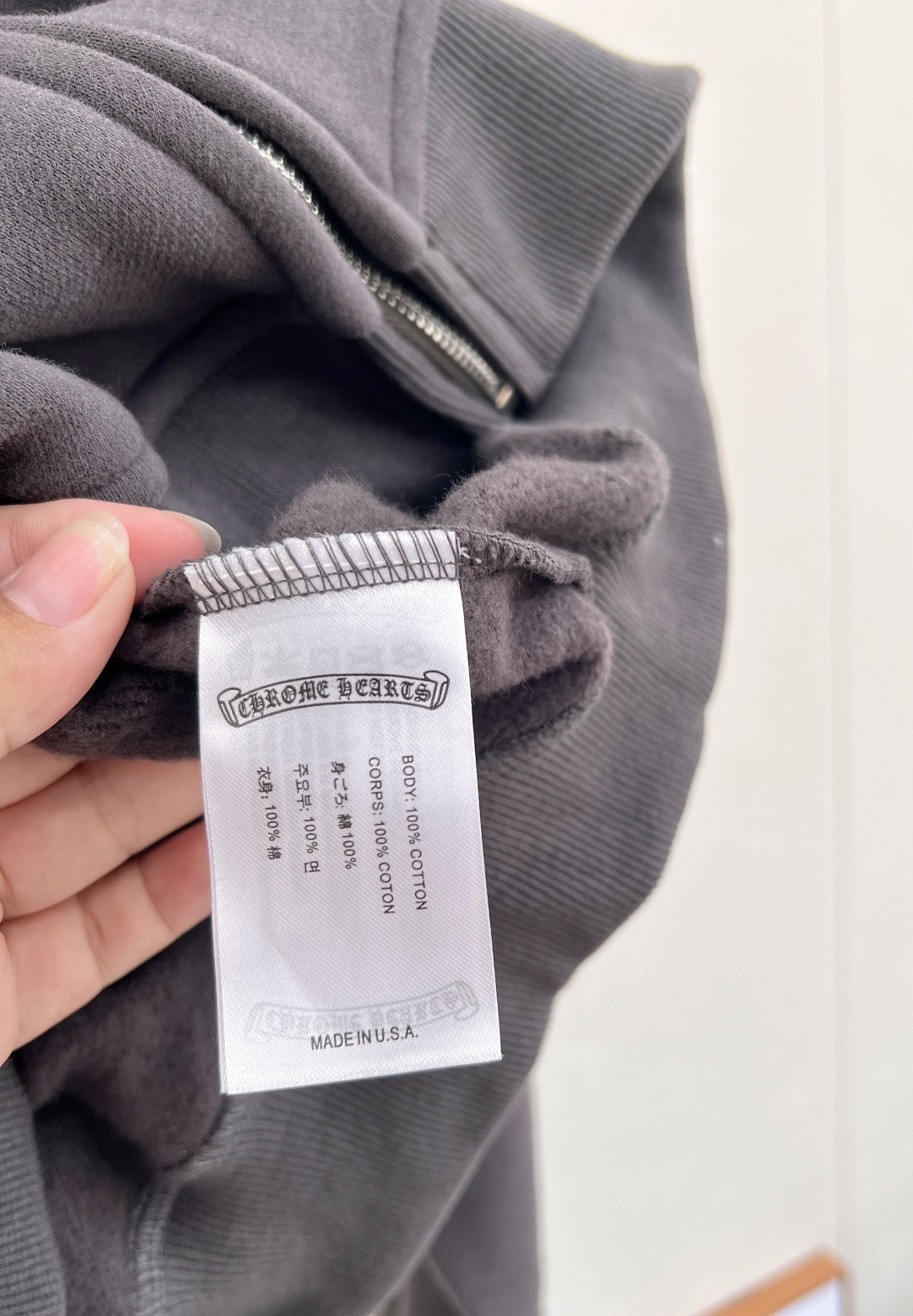 🆕 CHROME HEARTS 克罗心十字架字母印花➕绒连帽拉链外套🖤穿上就是随性自如的街头氛围感，早早