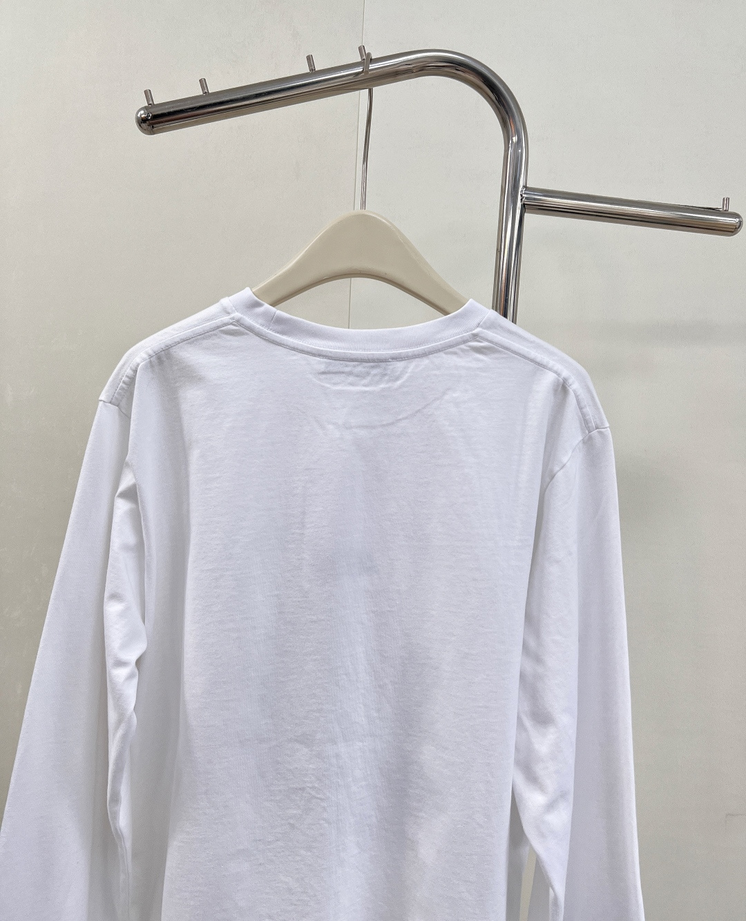 🆕Acne Studios早秋新款徽标玫瑰印花休闲圆领长袖T恤，白色纯棉做旧玫瑰长袖上衣，娇艳玫瑰印花，