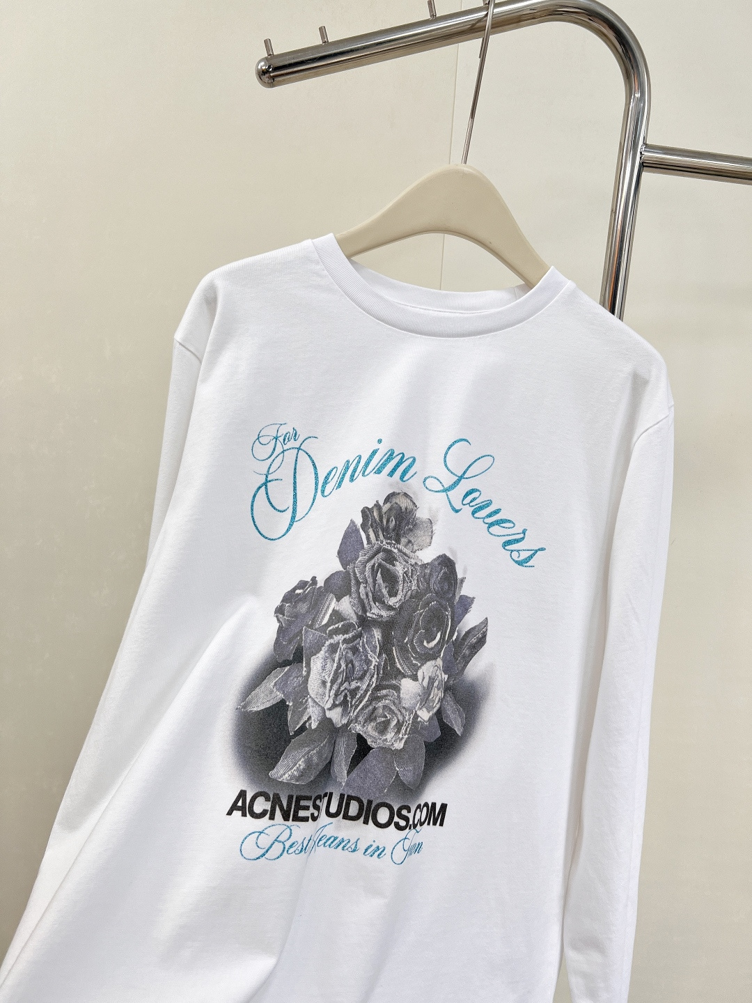 🆕Acne Studios早秋新款徽标玫瑰印花休闲圆领长袖T恤，白色纯棉做旧玫瑰长袖上衣，娇艳玫瑰印花，