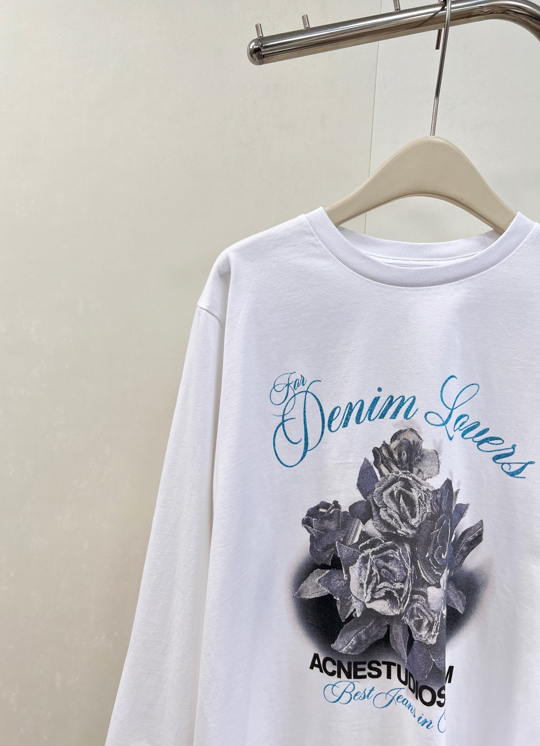 🆕Acne Studios早秋新款徽标玫瑰印花休闲圆领长袖T恤，白色纯棉做旧玫瑰长袖上衣，娇艳玫瑰印花，