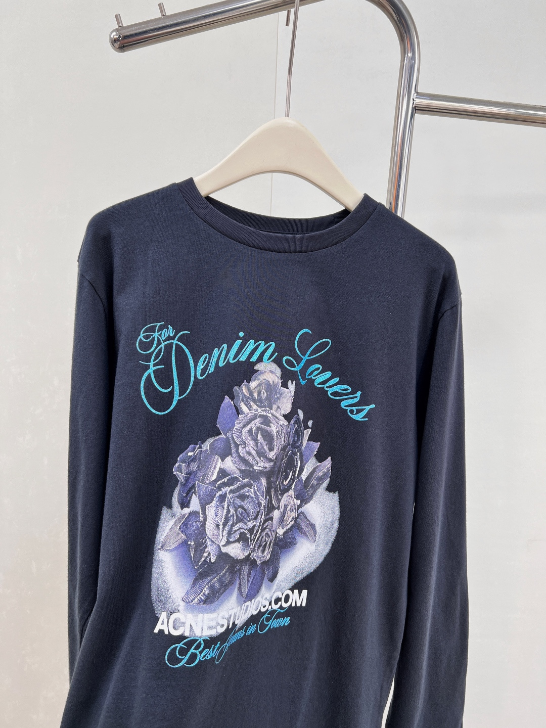 🆕Acne Studios早秋新款徽标玫瑰印花休闲圆领长袖T恤，白色纯棉做旧玫瑰长袖上衣，娇艳玫瑰印花，