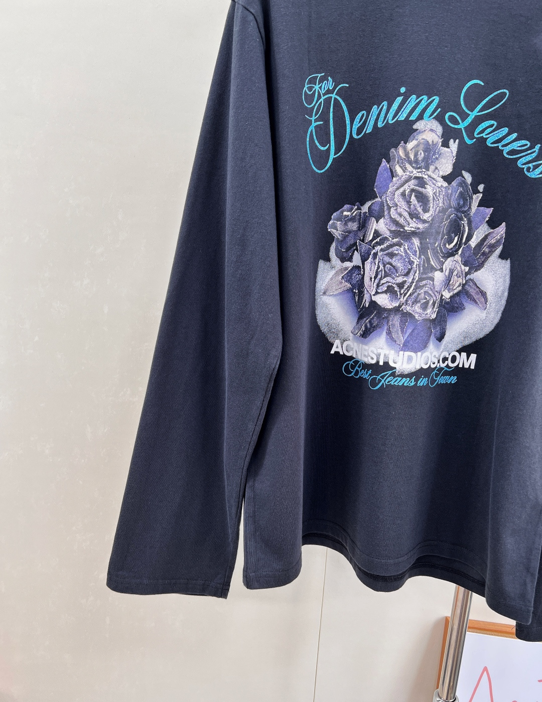 🆕Acne Studios早秋新款徽标玫瑰印花休闲圆领长袖T恤，白色纯棉做旧玫瑰长袖上衣，娇艳玫瑰印花，