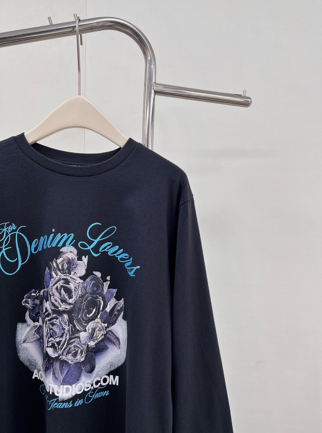 🆕Acne Studios早秋新款徽标玫瑰印花休闲圆领长袖T恤，白色纯棉做旧玫瑰长袖上衣，娇艳玫瑰印花，