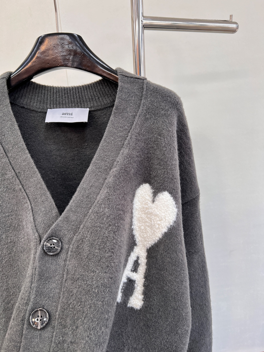 🆕AMI 新款📥铁塔爱心开衫🧢🧢一眼万年 是心动的感觉没错了，这件火遍大江南北 明星网红都在穿！你确定不