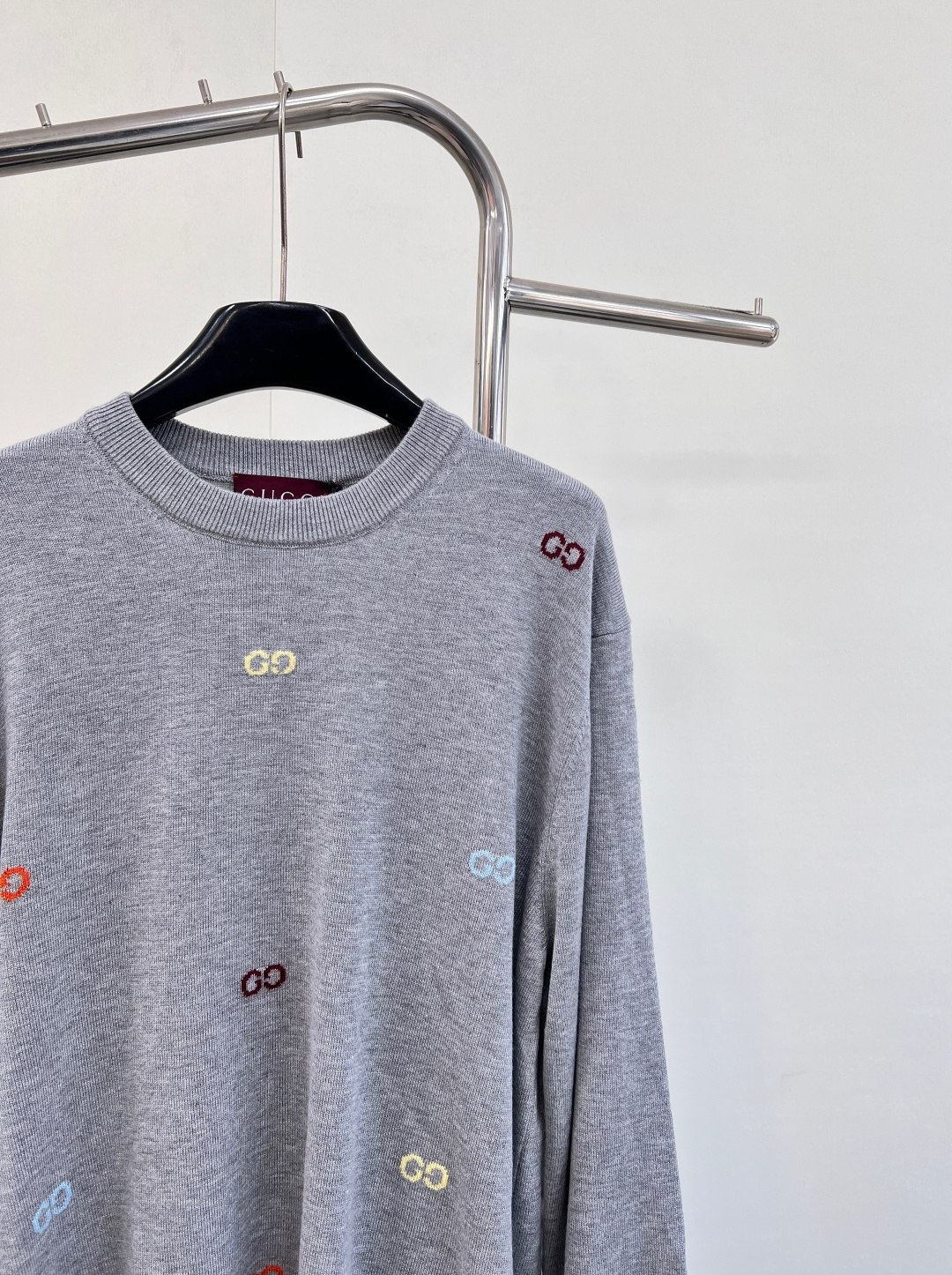 🆕Gucci新款套头字母针织上衣，定制YB羊毛纱线织造，质感高级，舒适柔软，圆领针织套头毛衣剪裁，通体文