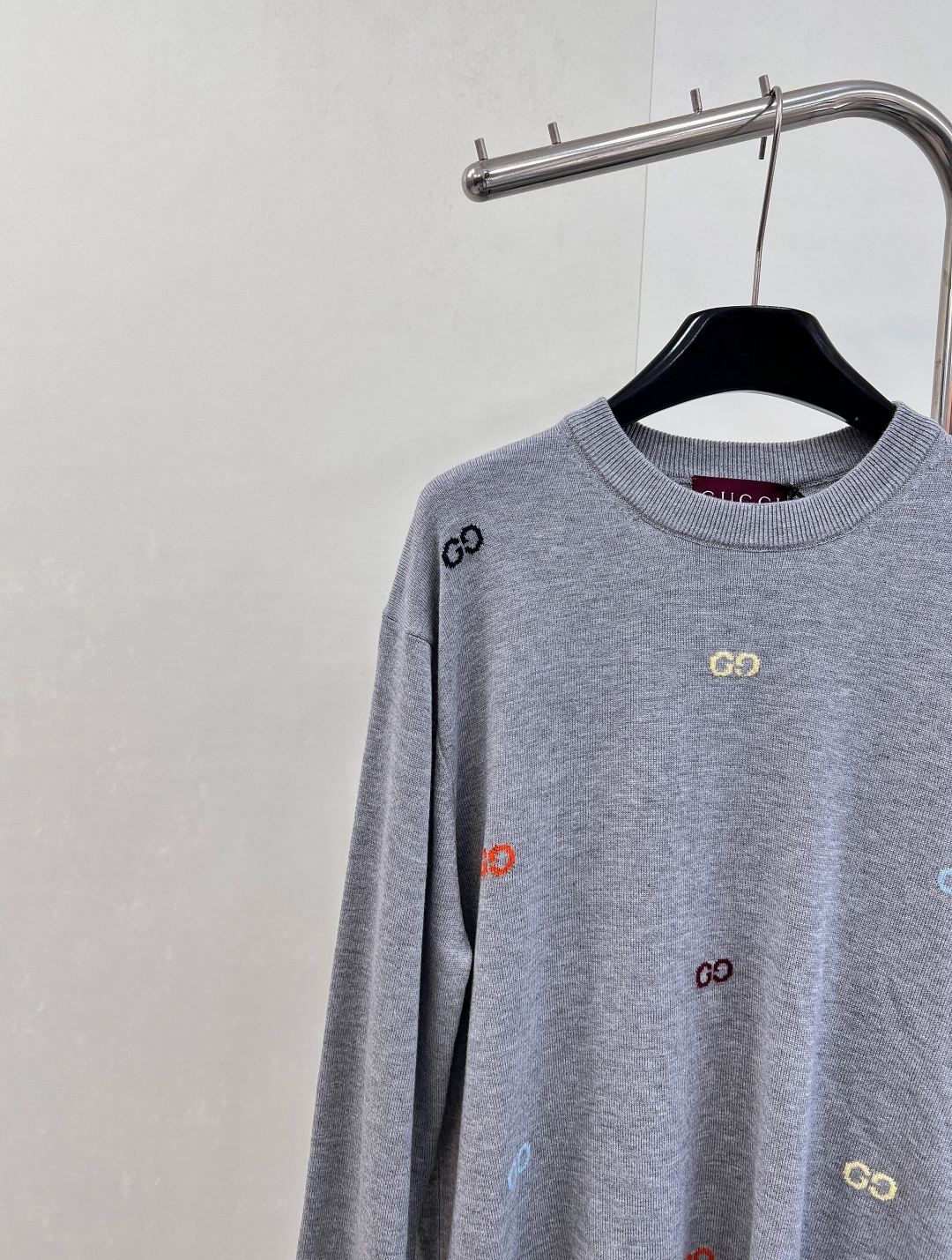 🆕Gucci新款套头字母针织上衣，定制YB羊毛纱线织造，质感高级，舒适柔软，圆领针织套头毛衣剪裁，通体文