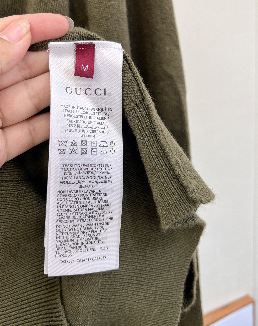 🆕Gucci新款套头字母针织上衣，定制YB羊毛纱线织造，质感高级，舒适柔软，圆领针织套头毛衣剪裁，通体文