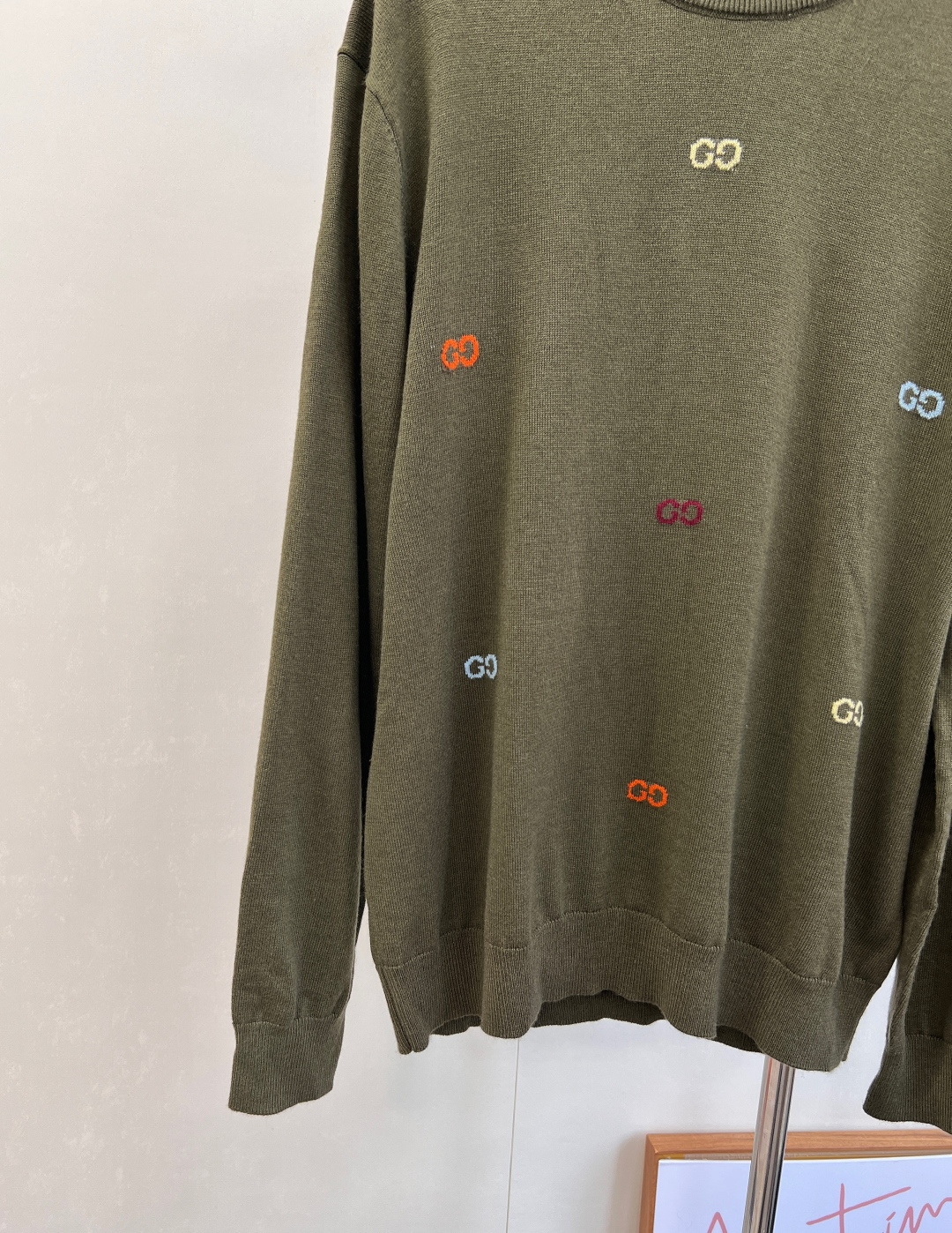 🆕Gucci新款套头字母针织上衣，定制YB羊毛纱线织造，质感高级，舒适柔软，圆领针织套头毛衣剪裁，通体文