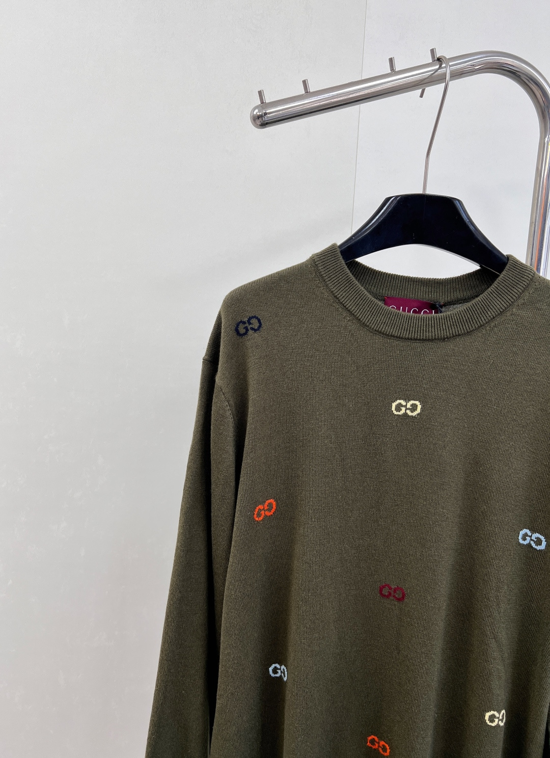 🆕Gucci新款套头字母针织上衣，定制YB羊毛纱线织造，质感高级，舒适柔软，圆领针织套头毛衣剪裁，通体文