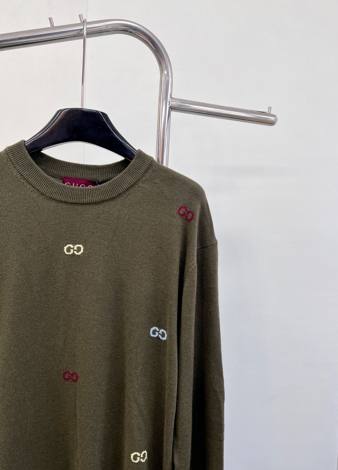 🆕Gucci新款套头字母针织上衣，定制YB羊毛纱线织造，质感高级，舒适柔软，圆领针织套头毛衣剪裁，通体文
