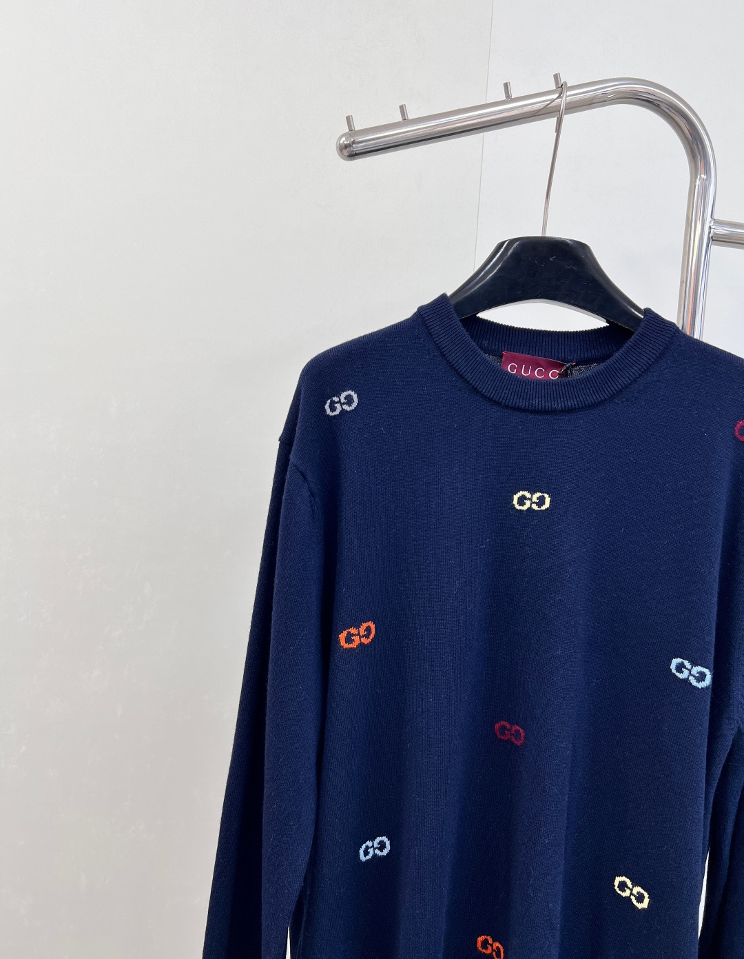 🆕Gucci新款套头字母针织上衣，定制YB羊毛纱线织造，质感高级，舒适柔软，圆领针织套头毛衣剪裁，通体文