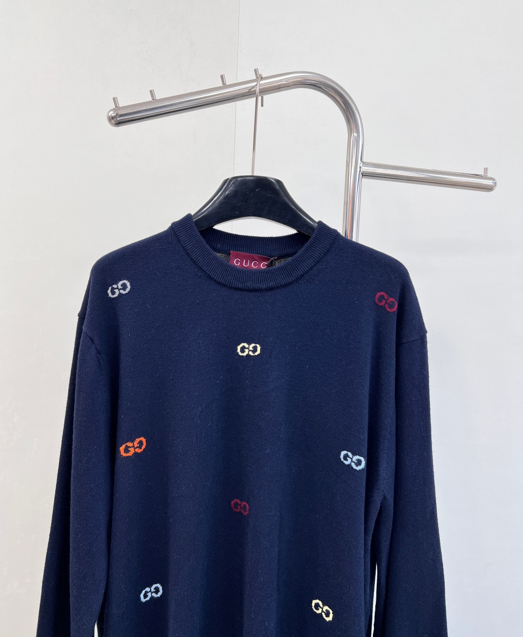 🆕Gucci新款套头字母针织上衣，定制YB羊毛纱线织造，质感高级，舒适柔软，圆领针织套头毛衣剪裁，通体文