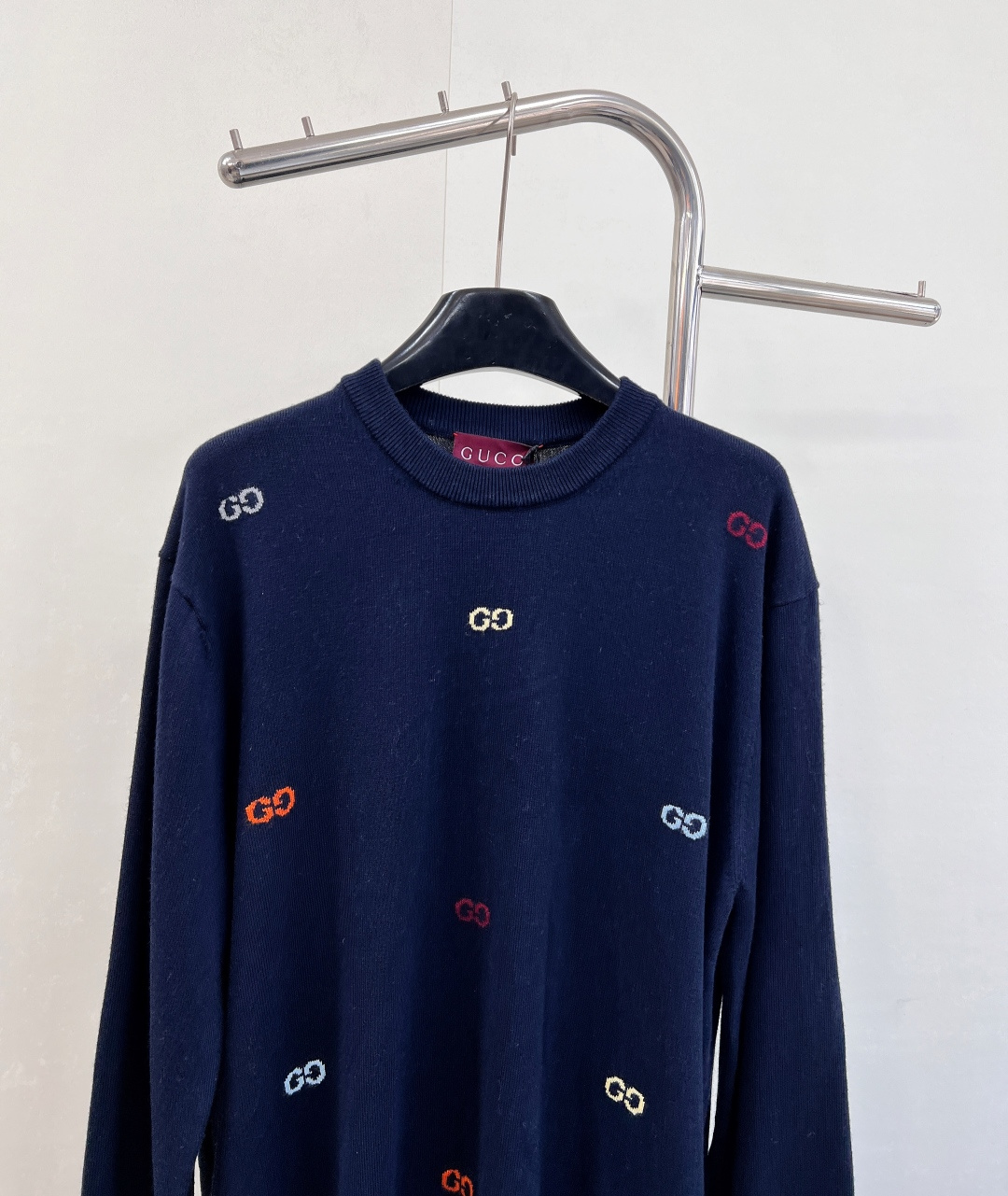 🆕Gucci新款套头字母针织上衣，定制YB羊毛纱线织造，质感高级，舒适柔软，圆领针织套头毛衣剪裁，通体文
