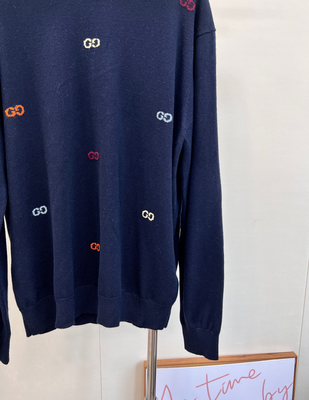 🆕Gucci新款套头字母针织上衣，定制YB羊毛纱线织造，质感高级，舒适柔软，圆领针织套头毛衣剪裁，通体文