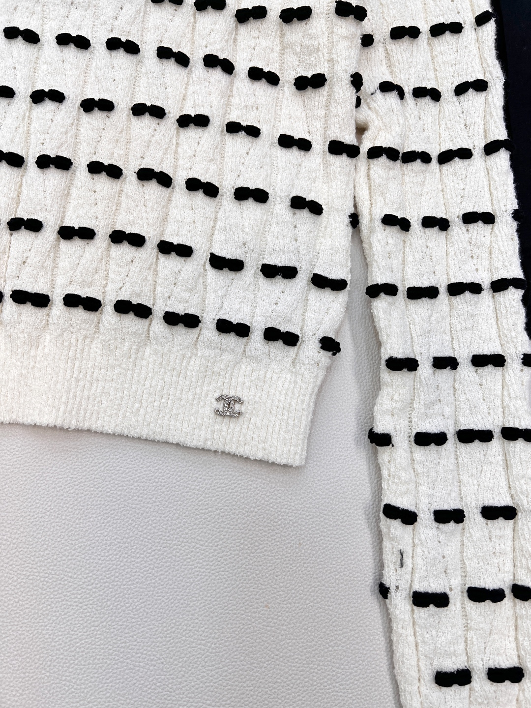 🆕Chanel25S高级手工坊系列新款蝴蝶结圆领长袖针织上衣丨⚠独家yb开发！高版出品！甄选柔糯且挺括的