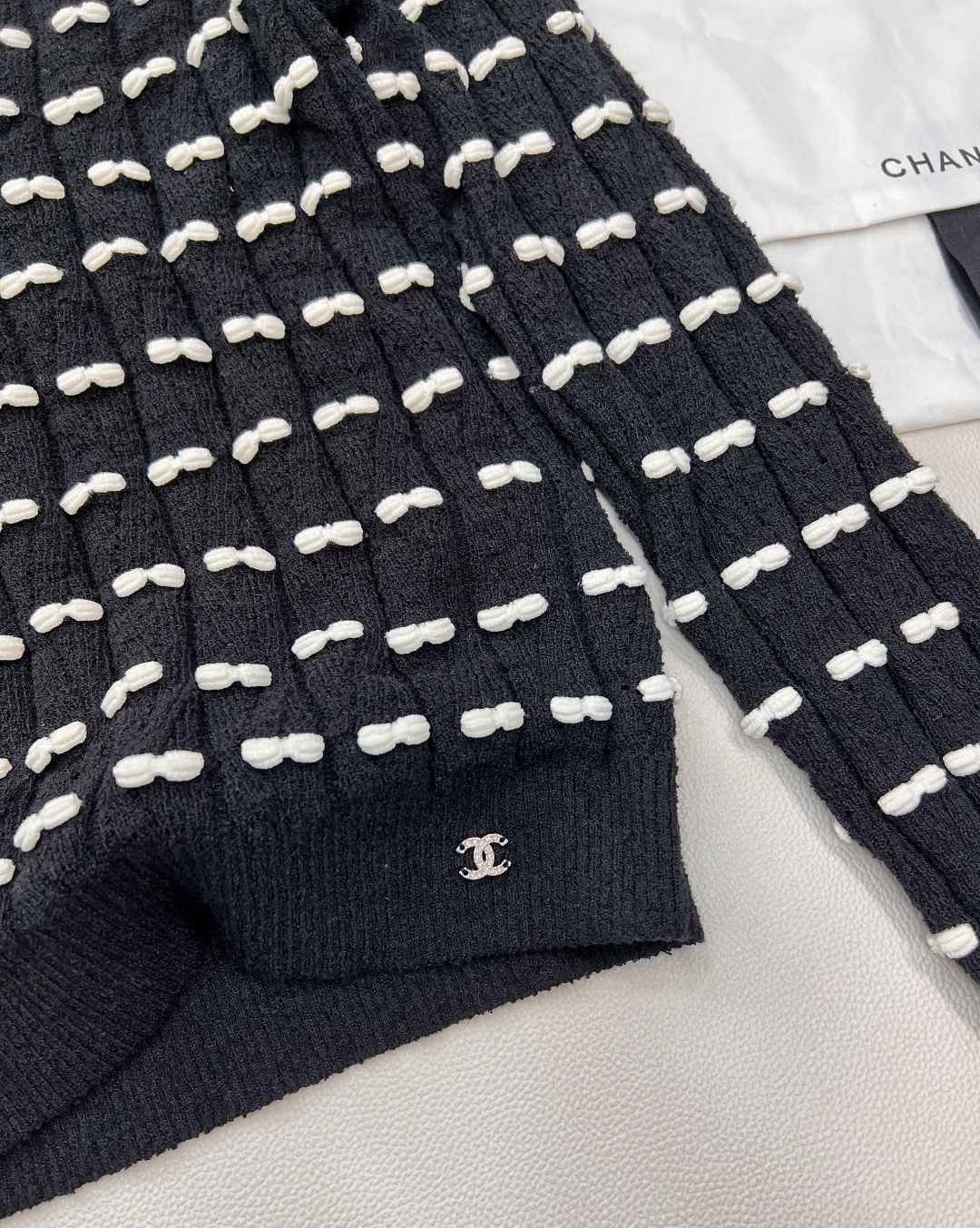 🆕Chanel25S高级手工坊系列新款蝴蝶结圆领长袖针织上衣丨⚠独家yb开发！高版出品！甄选柔糯且挺括的