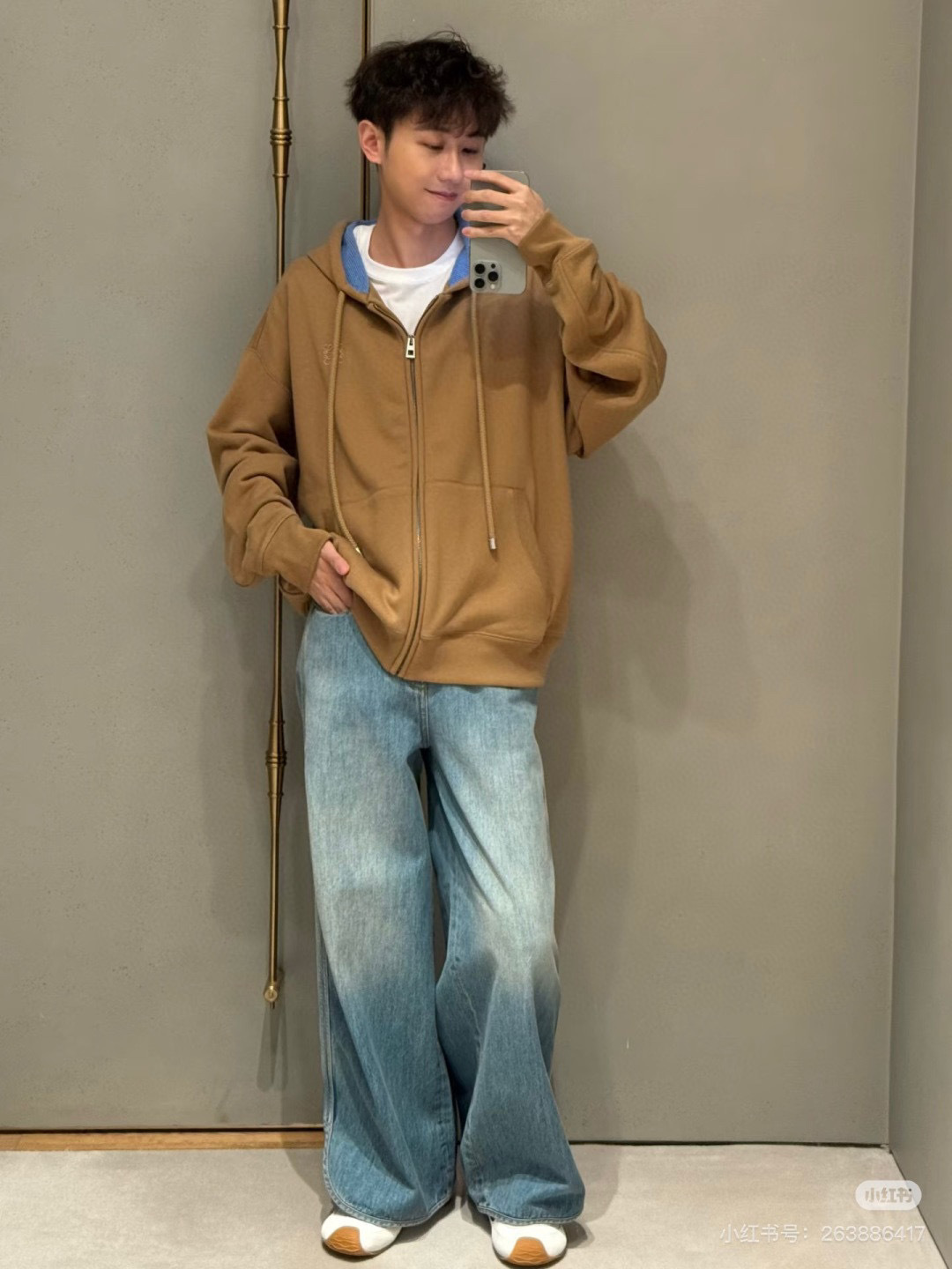 NO:565485,Contrasting color design makes you look younger!  Same style for men and women,,alexander wang19860909撞色设计 减龄感满满！男女同款,,alexander wang,Women's clothing