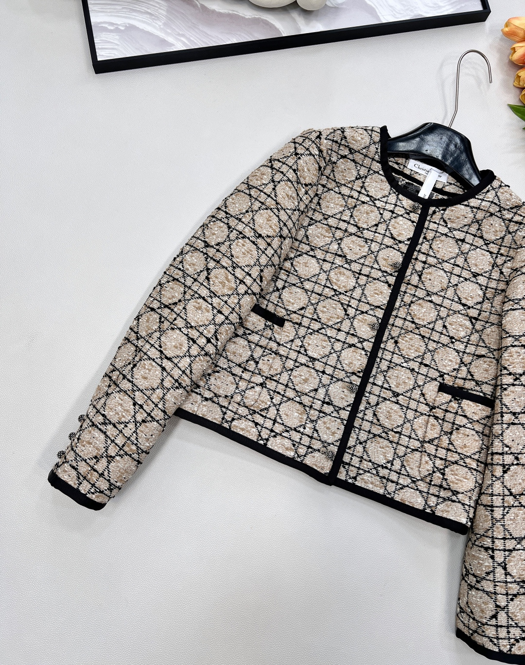 🆕 DIOR 经典戴妃藤格纹粗花呢外套【DIOR典藏之作｜重塑优雅传奇】以传奇藤格纹为序，勾勒法式优雅的