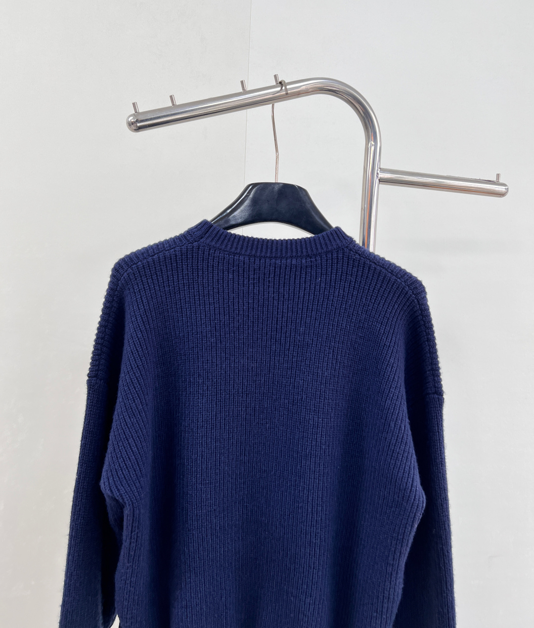 🆕CELINE25SS秋冬新款重工针织圆领毛衣，此款卫衣采用密集针织双面细麻花针织完成，胸前凯旋门独特徽