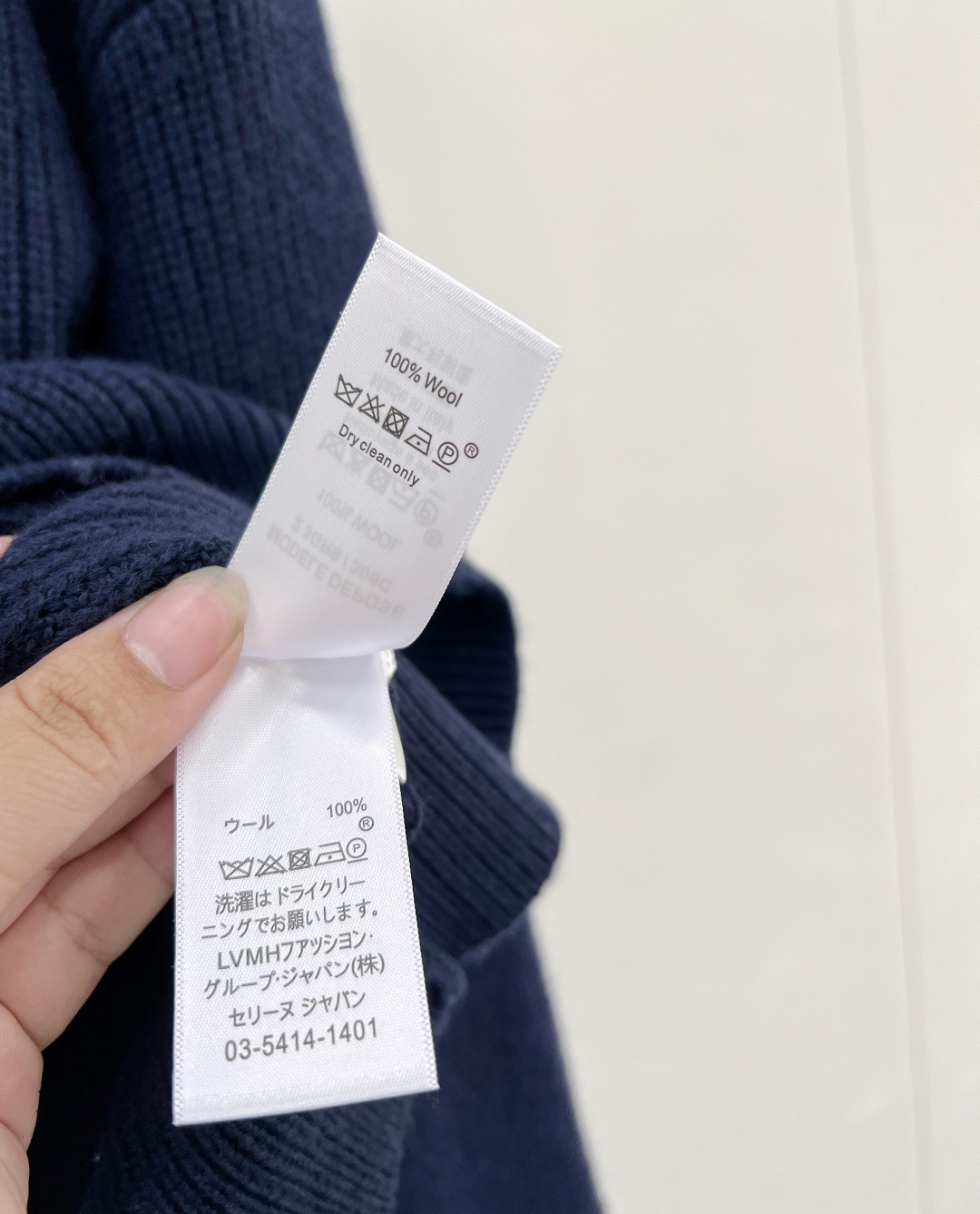 🆕CELINE25SS秋冬新款重工针织圆领毛衣，此款卫衣采用密集针织双面细麻花针织完成，胸前凯旋门独特徽