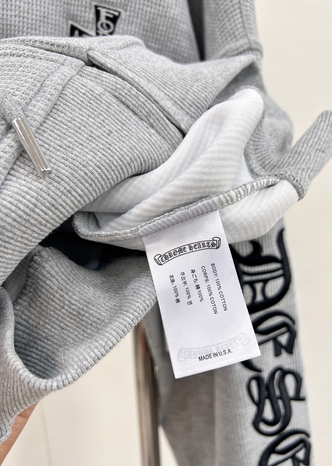 🆕 CHROME HEARTS 新款梵文字母刺绣臂连帽拉链卫衣外套穿上就是随性自如的街头氛围感，早早给你