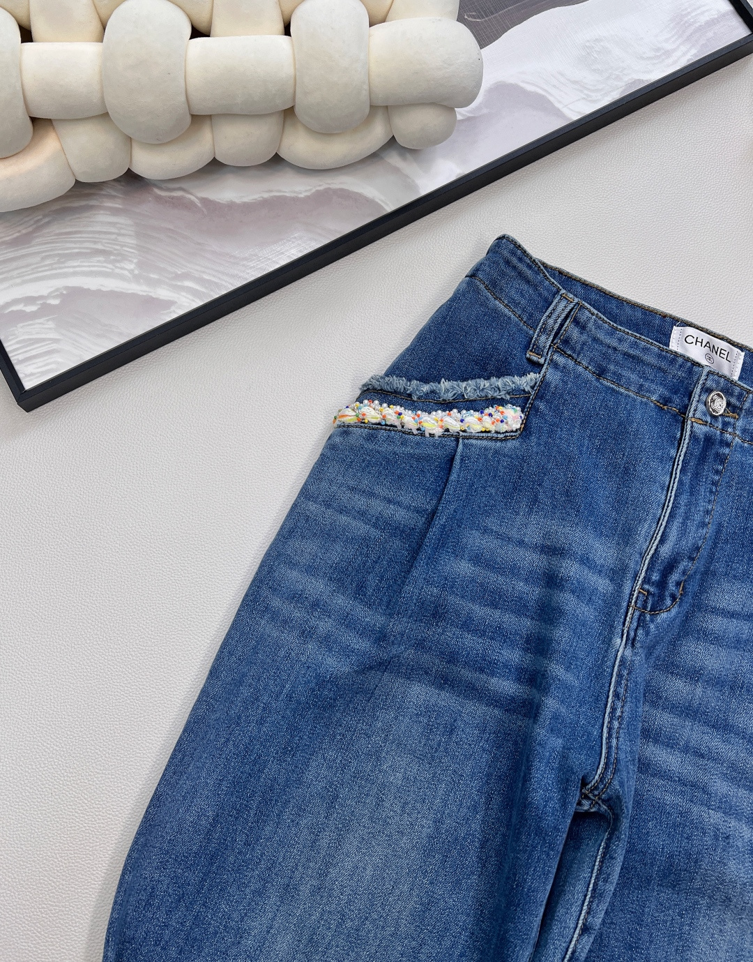 🆕Chanel25FW秋冬新款小香风珍珠钻饰阔腿牛仔裤丨⚠独家高版出品！选用做旧感牛仔面料，裤身口袋处的