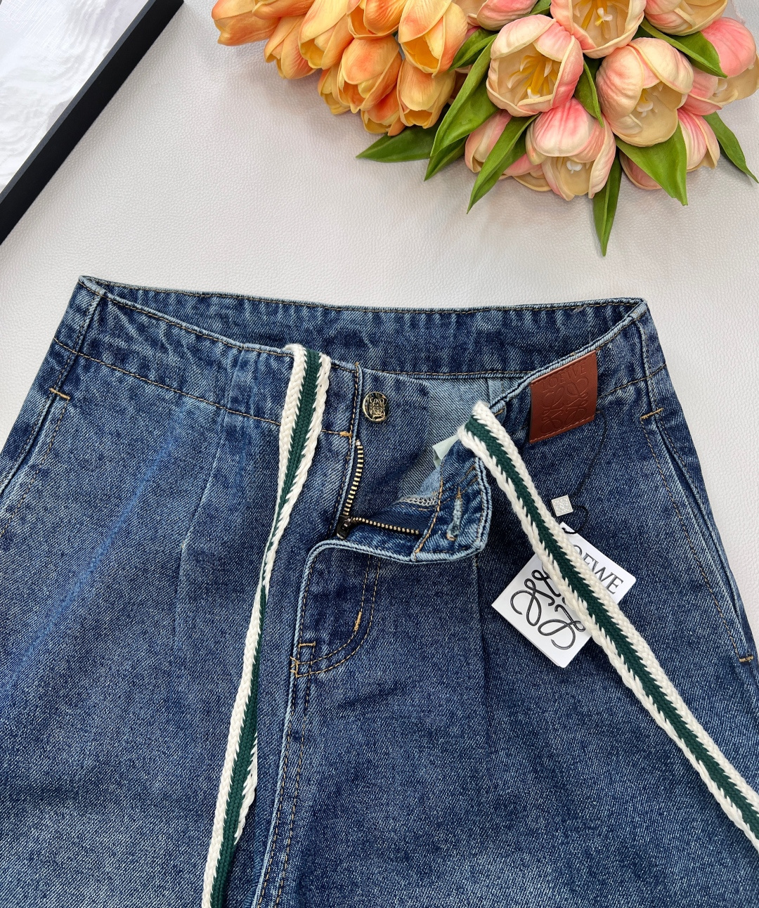 🆕Loewe25Fw早秋新款抽绳高腰阔腿牛仔长裤丨⚠独家高版出品！采用高腰阔腿廓形，从腰头自然垂坠的裤型