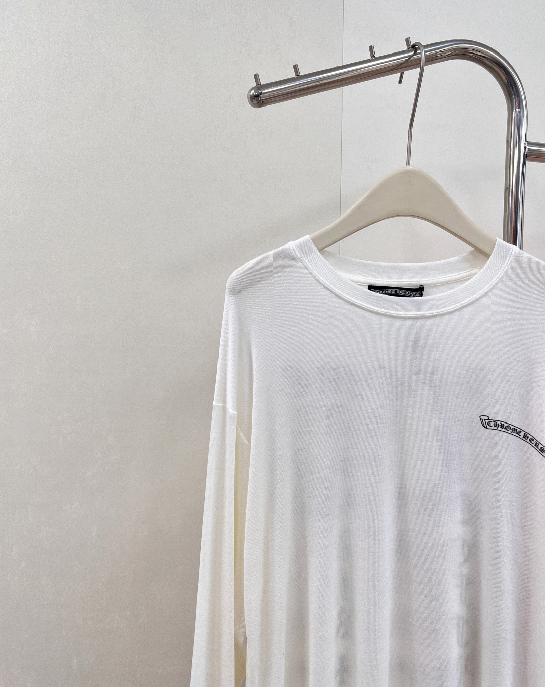 🆕 CHROME HEARTS 克罗心限定樊文字母印花长袖T恤你永远可以相信克罗心🖤经典圆领设计，修饰颈