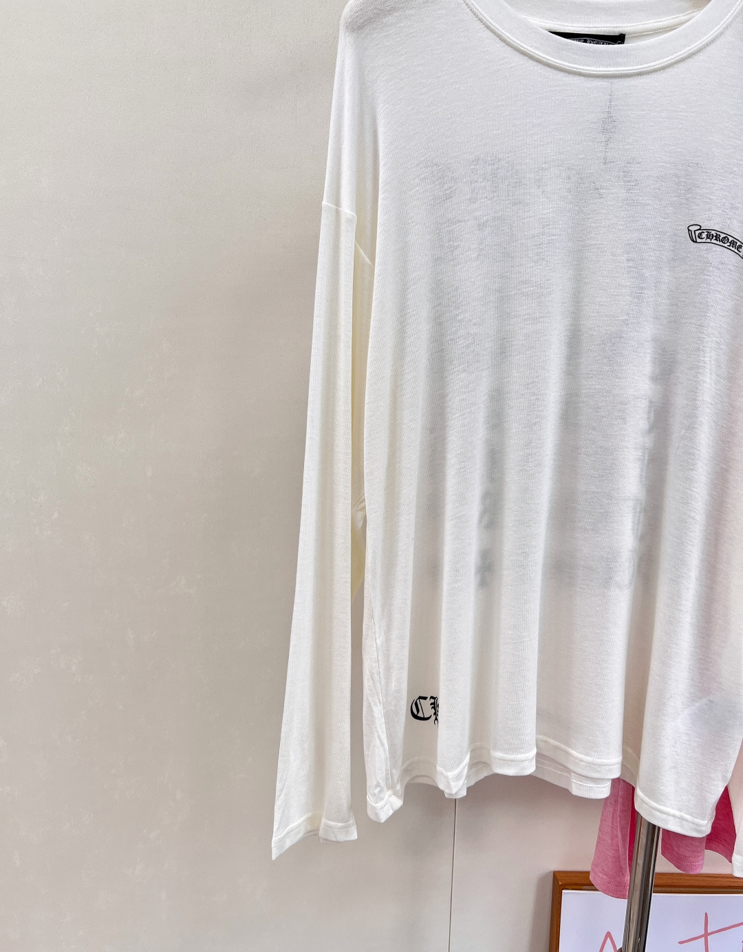 🆕 CHROME HEARTS 克罗心限定樊文字母印花长袖T恤你永远可以相信克罗心🖤经典圆领设计，修饰颈