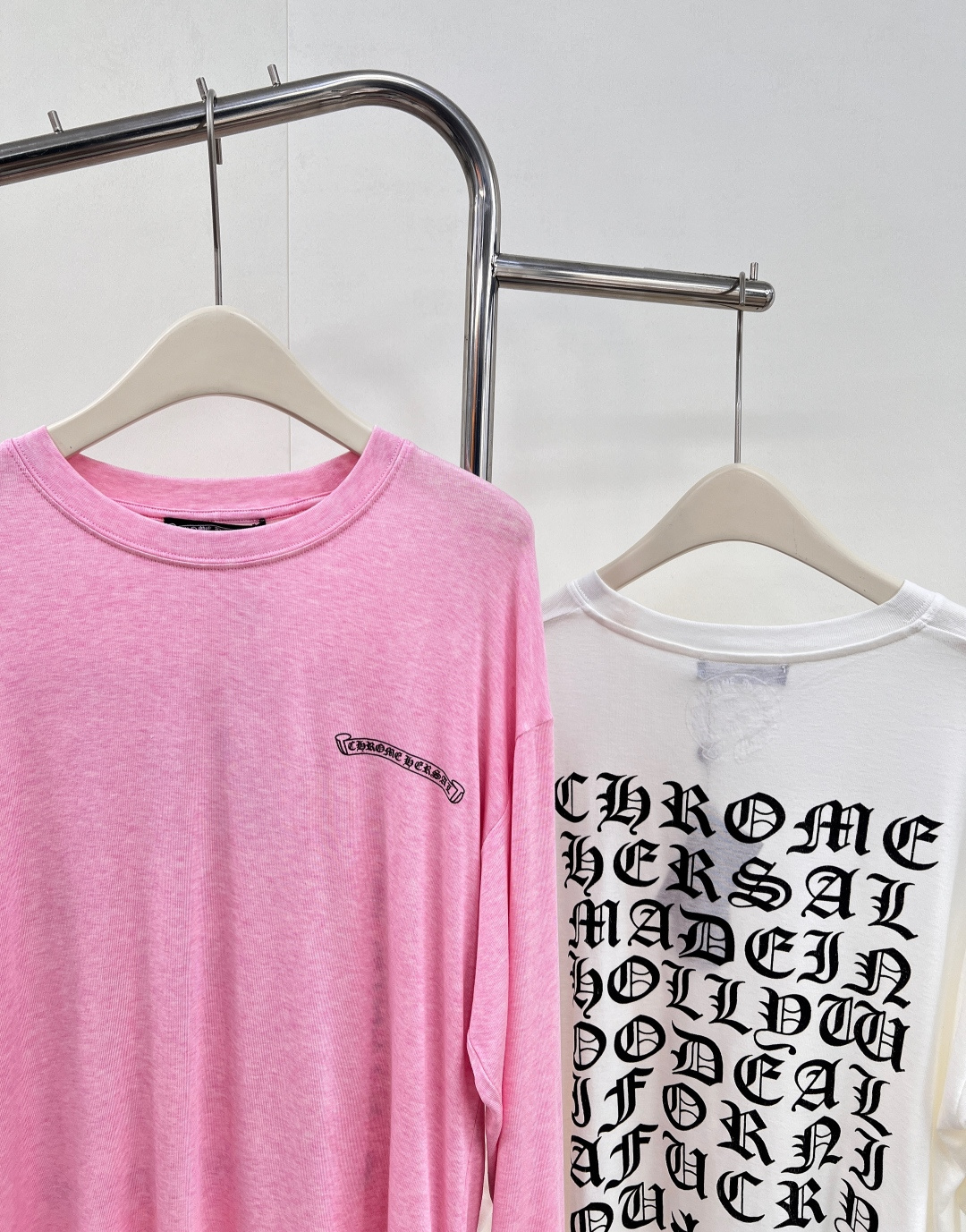 🆕 CHROME HEARTS 克罗心限定樊文字母印花长袖T恤你永远可以相信克罗心🖤经典圆领设计，修饰颈