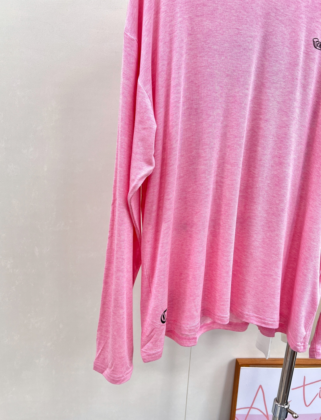 🆕 CHROME HEARTS 克罗心限定樊文字母印花长袖T恤你永远可以相信克罗心🖤经典圆领设计，修饰颈