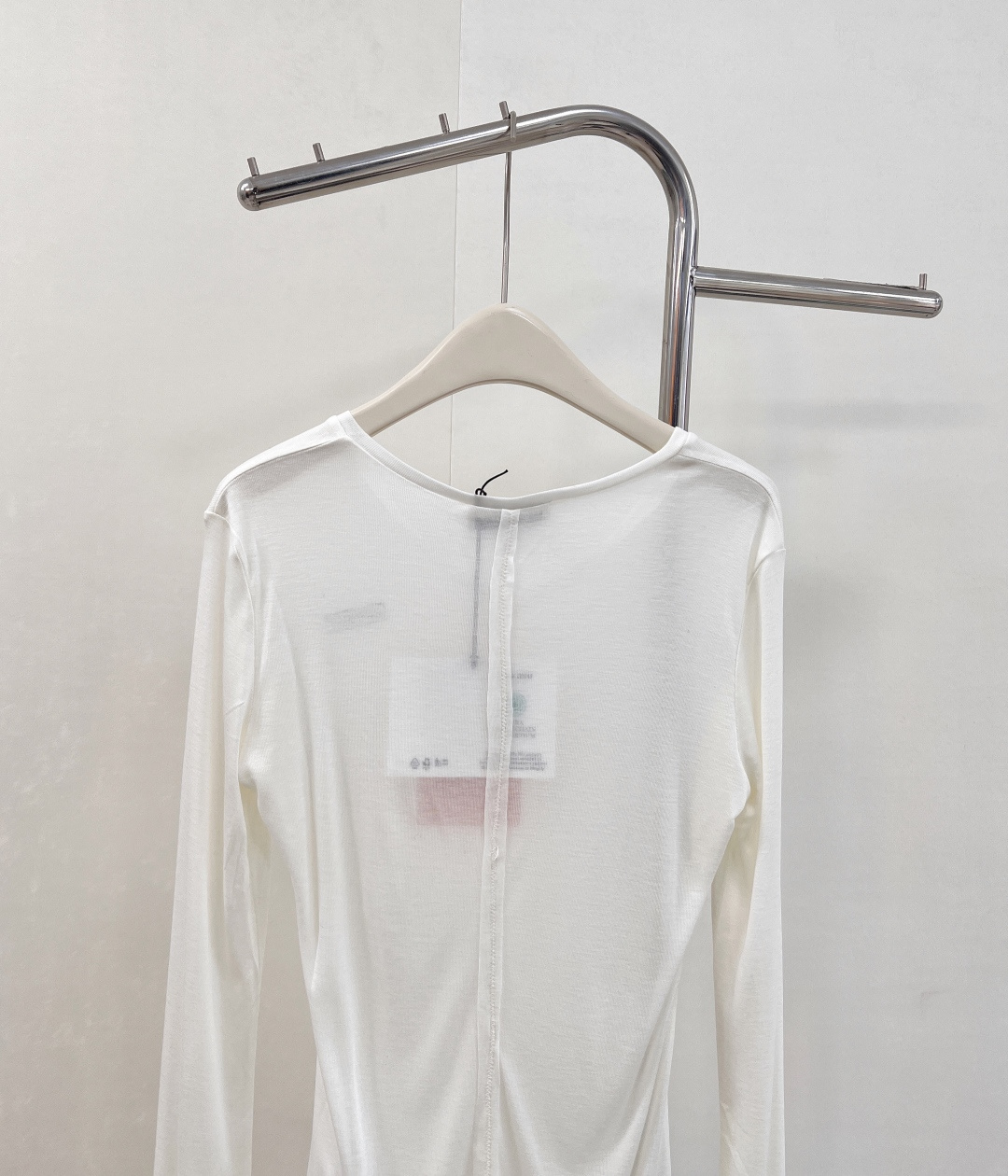 🆕MiuMiu2025SS新款天丝羊毛打底衫，今年秋冬必入的叠穿打底衫，天丝+羊毛的质地，手感满分亲肤柔