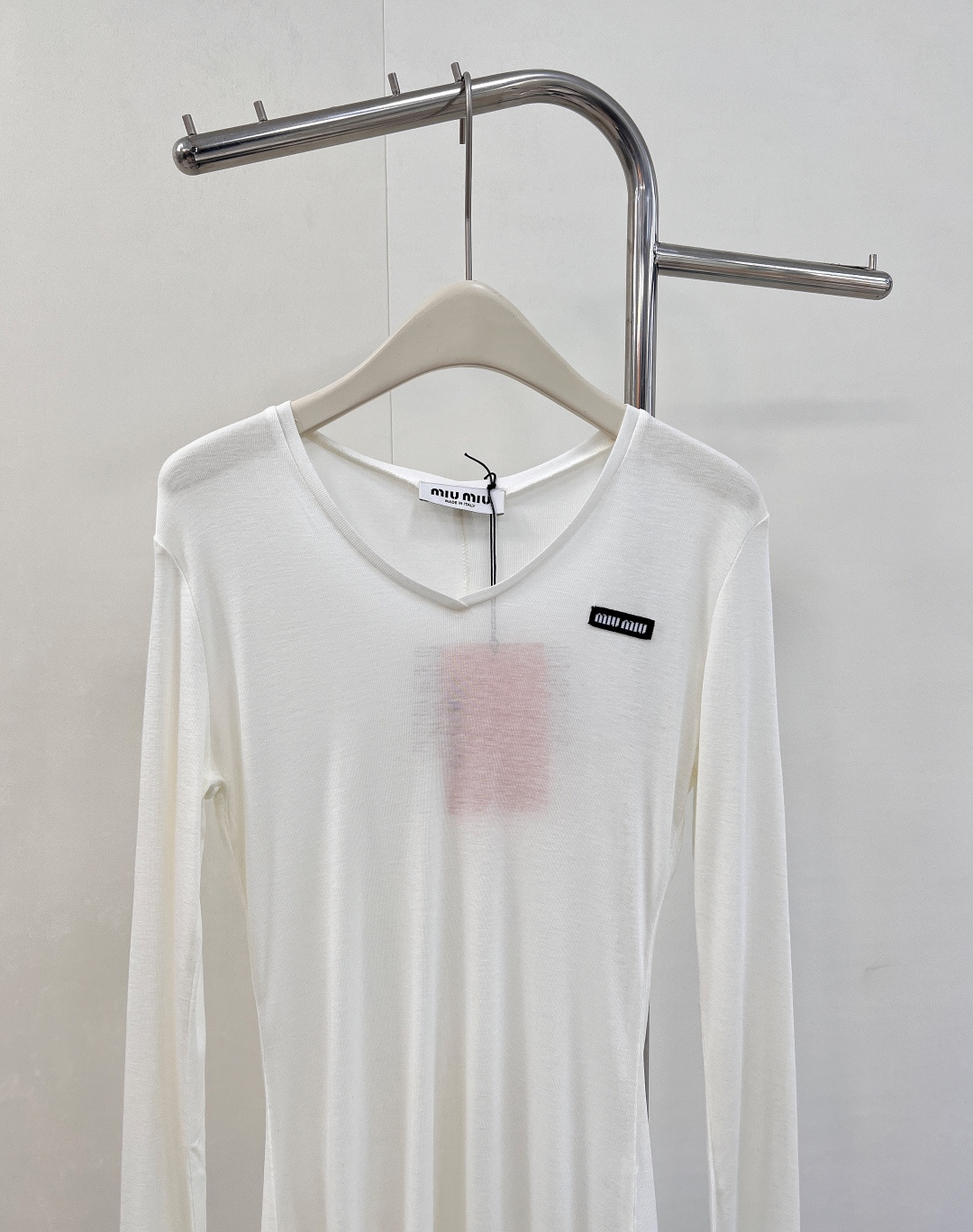 🆕MiuMiu2025SS新款天丝羊毛打底衫，今年秋冬必入的叠穿打底衫，天丝+羊毛的质地，手感满分亲肤柔