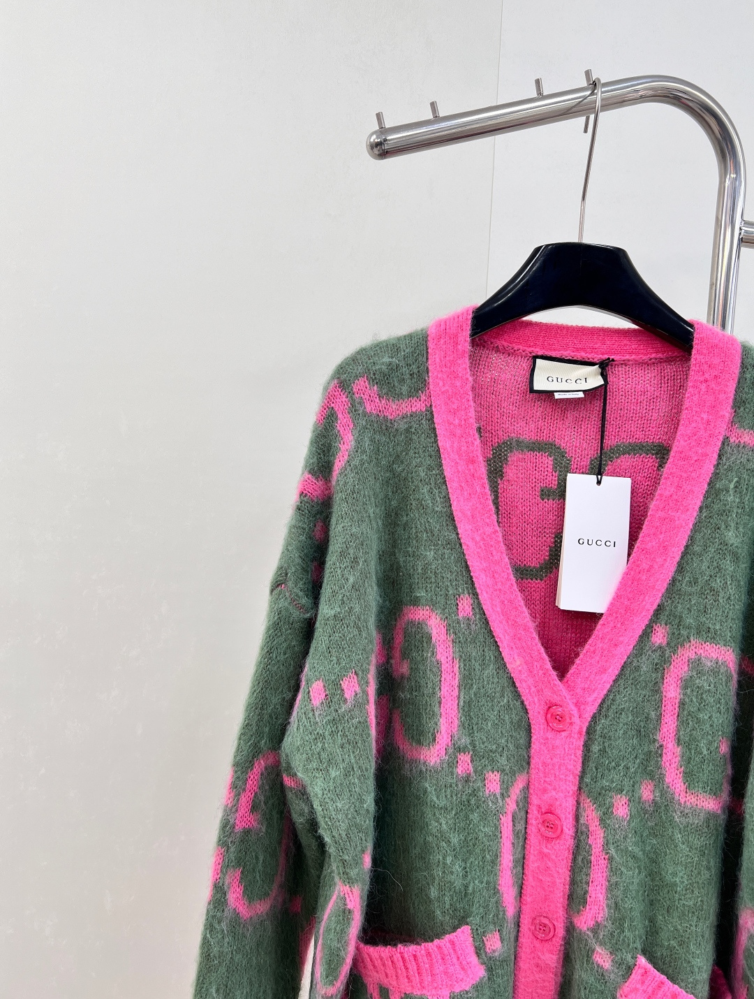 🆕Gucci最新款开衫外套！复古风的领袖者 正反俩面都可以穿 采用进口拉绒羊毛➕马海毛混纺而成！非常有份