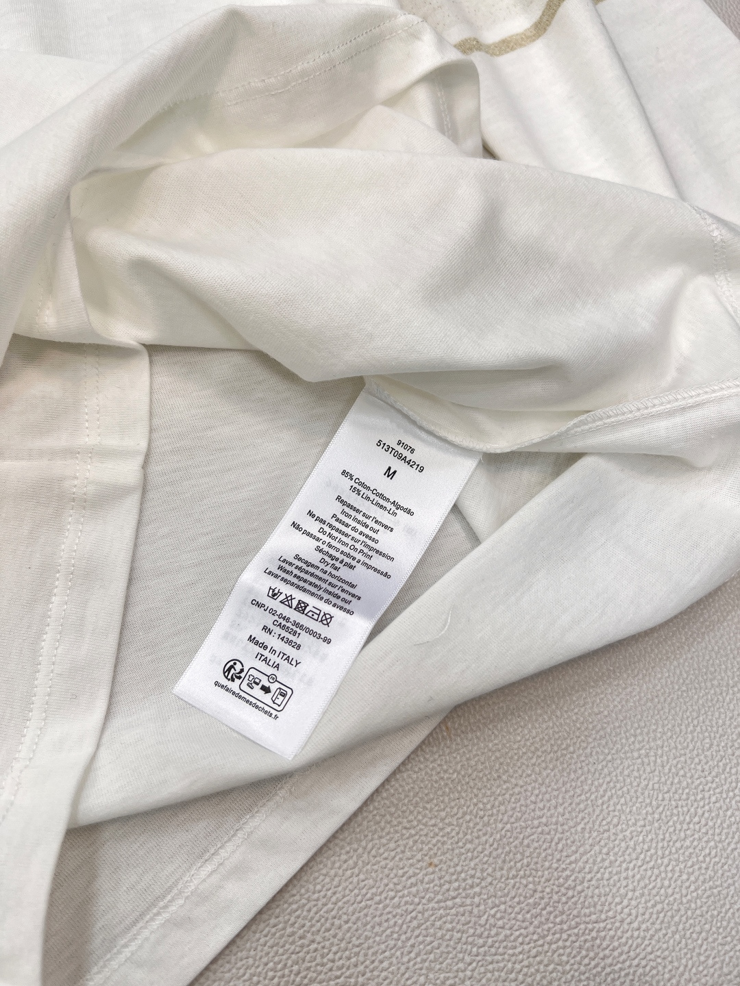 🆕 DIOR 幸运五角星⭐️字母刺绣长袖T恤✨ DIOR标志性幸运五角星字母刺绣，将高级定制精神注入日常