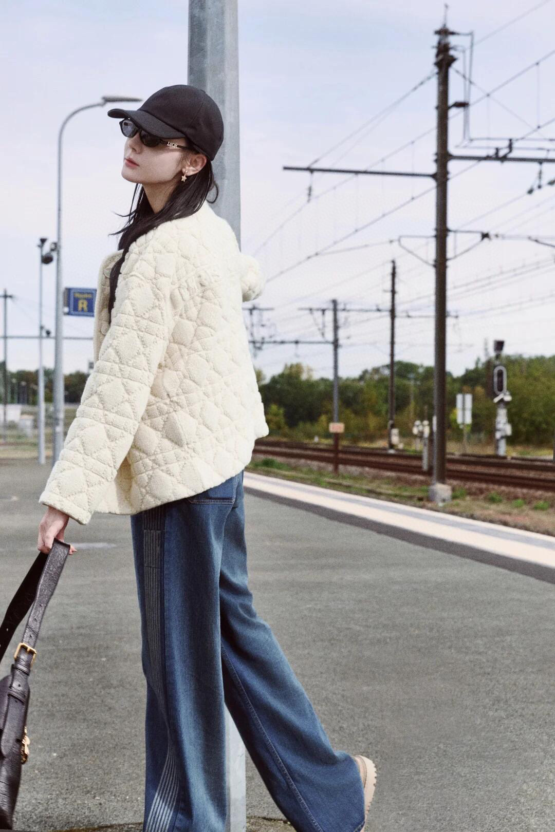 NO:569236,Dilireba♀Paris Fashion Week,,alexander wang19860909迪丽热巴♀巴黎时装周,,alexander wang,Women's clothing