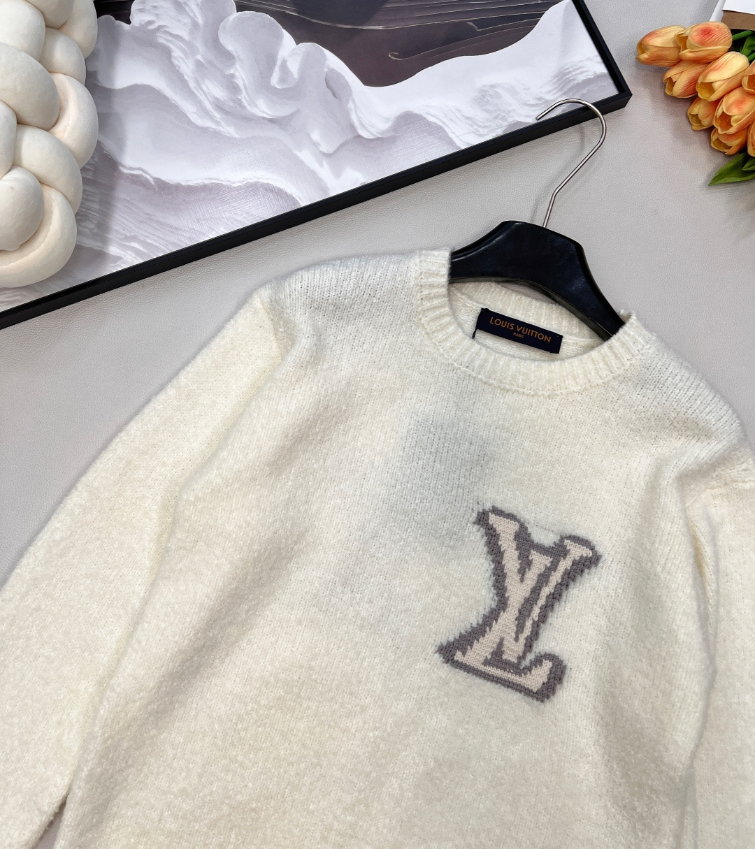 🆕 LOUIS VUITTON 撞色字母嵌花图案羊毛针织衫原版11050购入 定染定纺特殊纱线毛衣颜色是