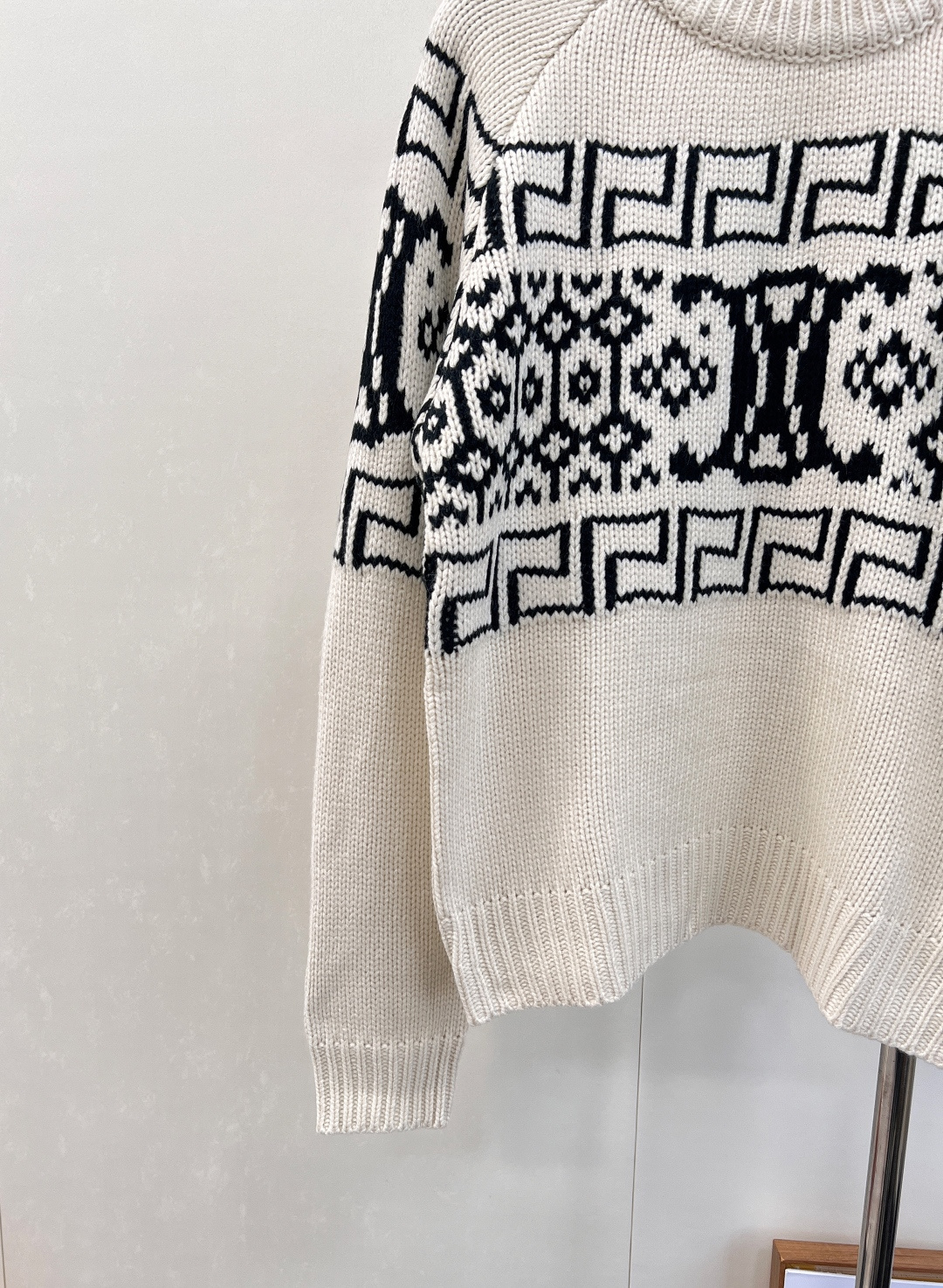 🆕CELINE秋冬新凯旋门logo费尔岛提花羊毛针织衫重工提花暖咖色系 软软糯糯的秋冬温暖气息！质感厚实