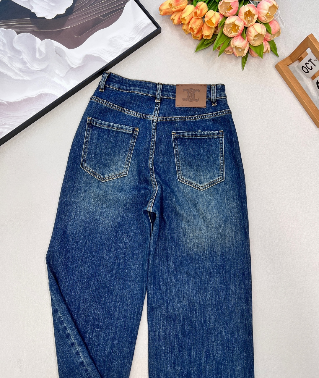🆕CELINE新款凯旋门25秋冬款口袋刺绣弹力直筒牛仔裤，赛络纺弹力面料，深色普洗水，定制刺绣logo腰