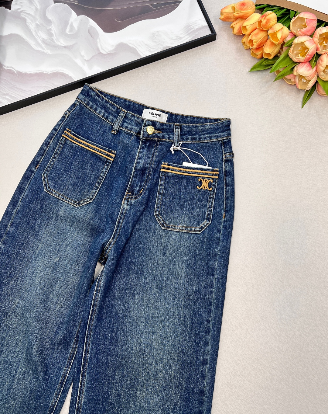 🆕CELINE新款凯旋门25秋冬款口袋刺绣弹力直筒牛仔裤，赛络纺弹力面料，深色普洗水，定制刺绣logo腰