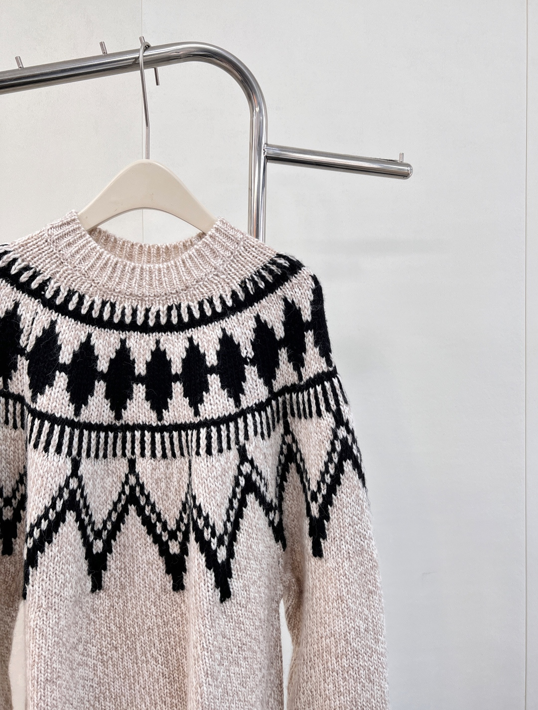 🆕Dior 25FW滑雪系列✂菱格钩花️新款毛衣！很减龄哦 这件属于很舒服很百搭的那种！宝们可以叠穿外套