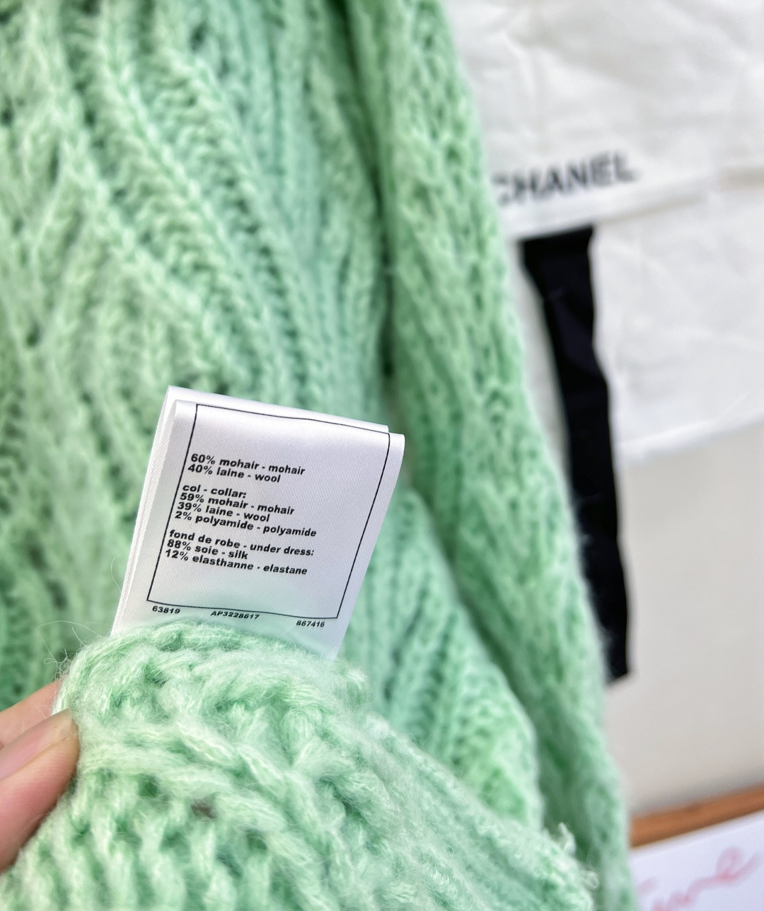 🆕Chanel2025新款蝴蝶结镂空针织裙，定制YB羊绒纱线织造，穿搭舒适，柔软细腻，针织连衣裙剪裁，胸