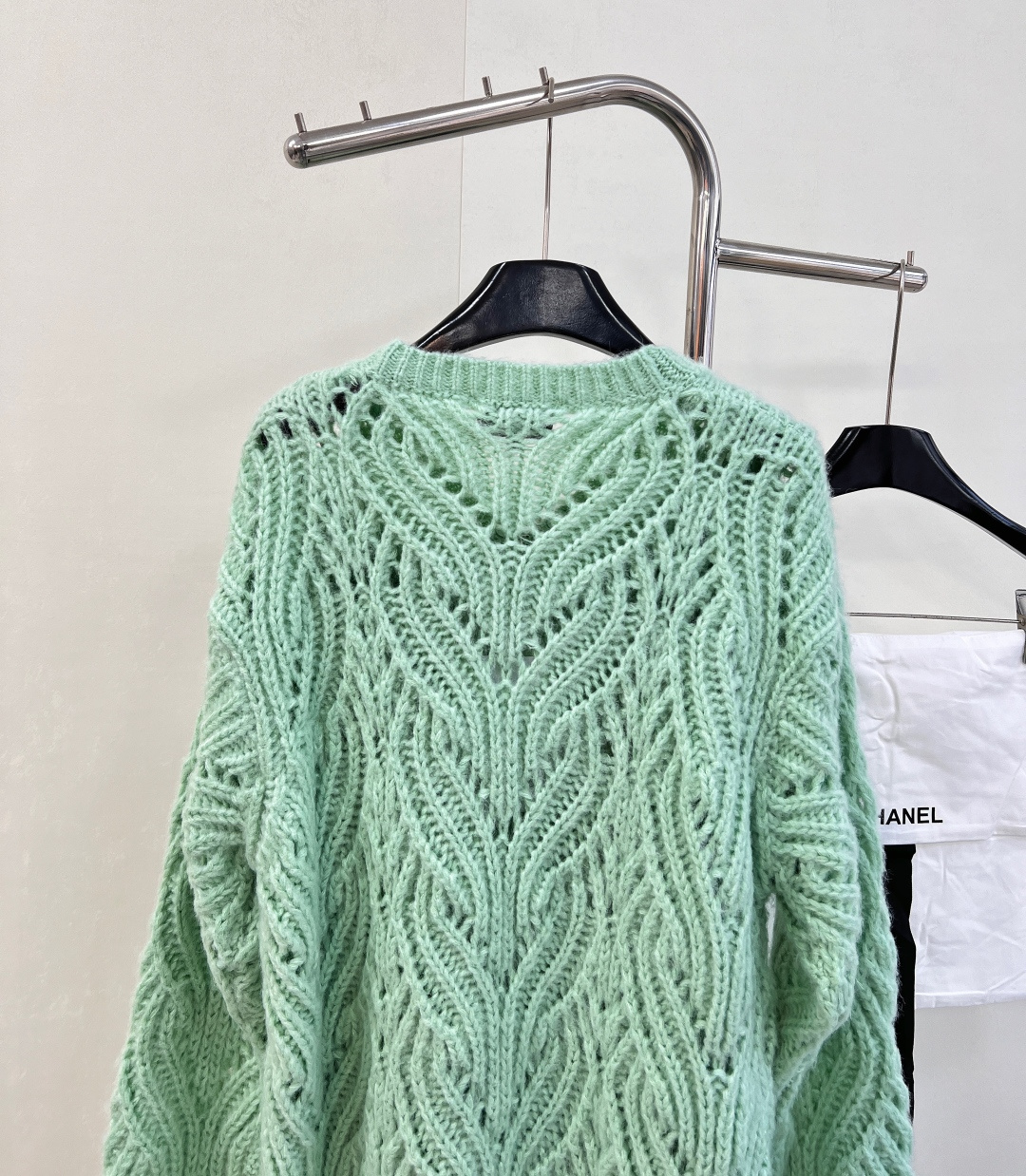 🆕Chanel2025新款蝴蝶结镂空针织裙，定制YB羊绒纱线织造，穿搭舒适，柔软细腻，针织连衣裙剪裁，胸