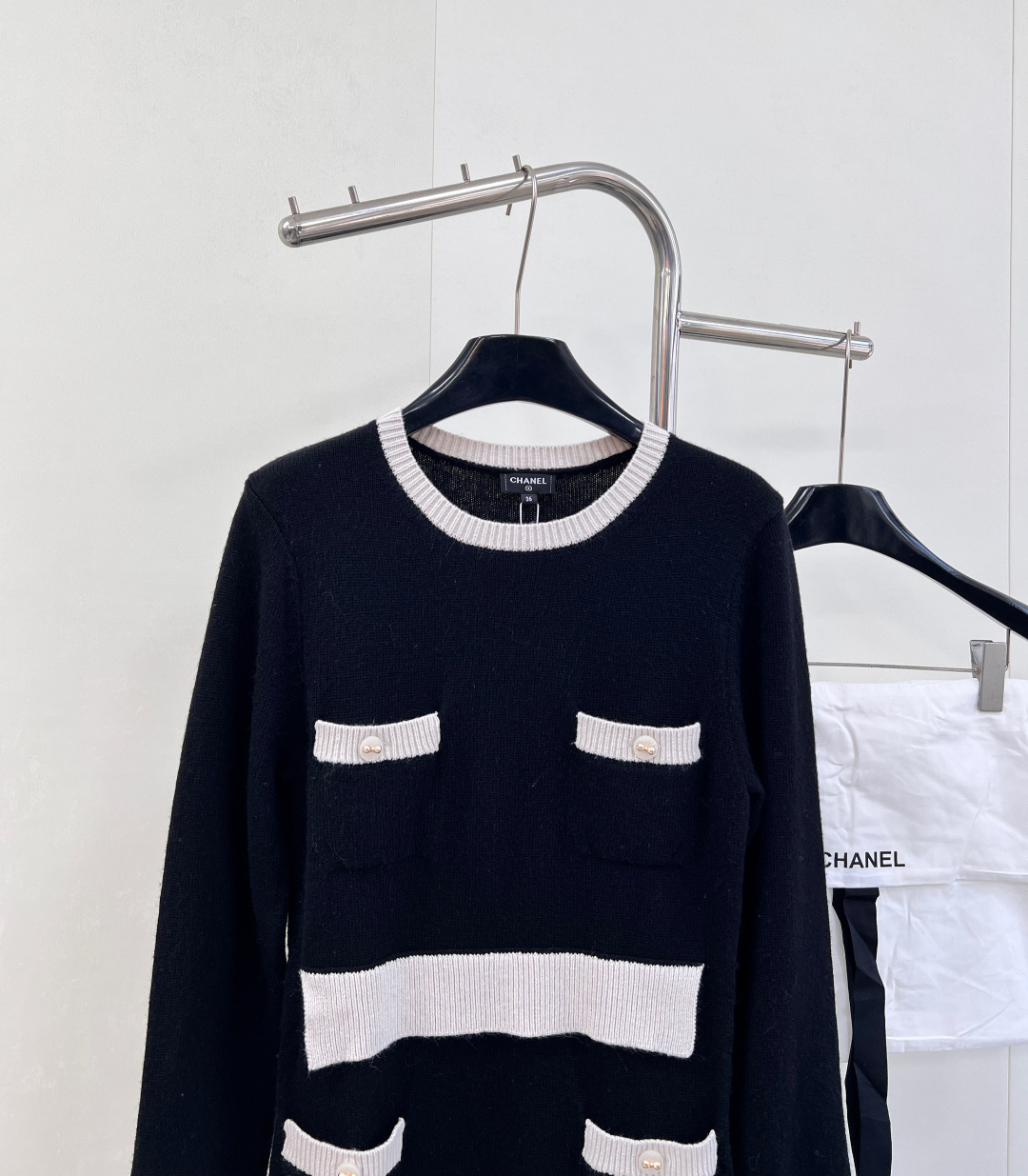 🆕Chanel2025新款撞色口袋针织连衣裙，定制YB羊绒纱线织造，质感光泽，柔软亲肤，圆领针织连衣裙版